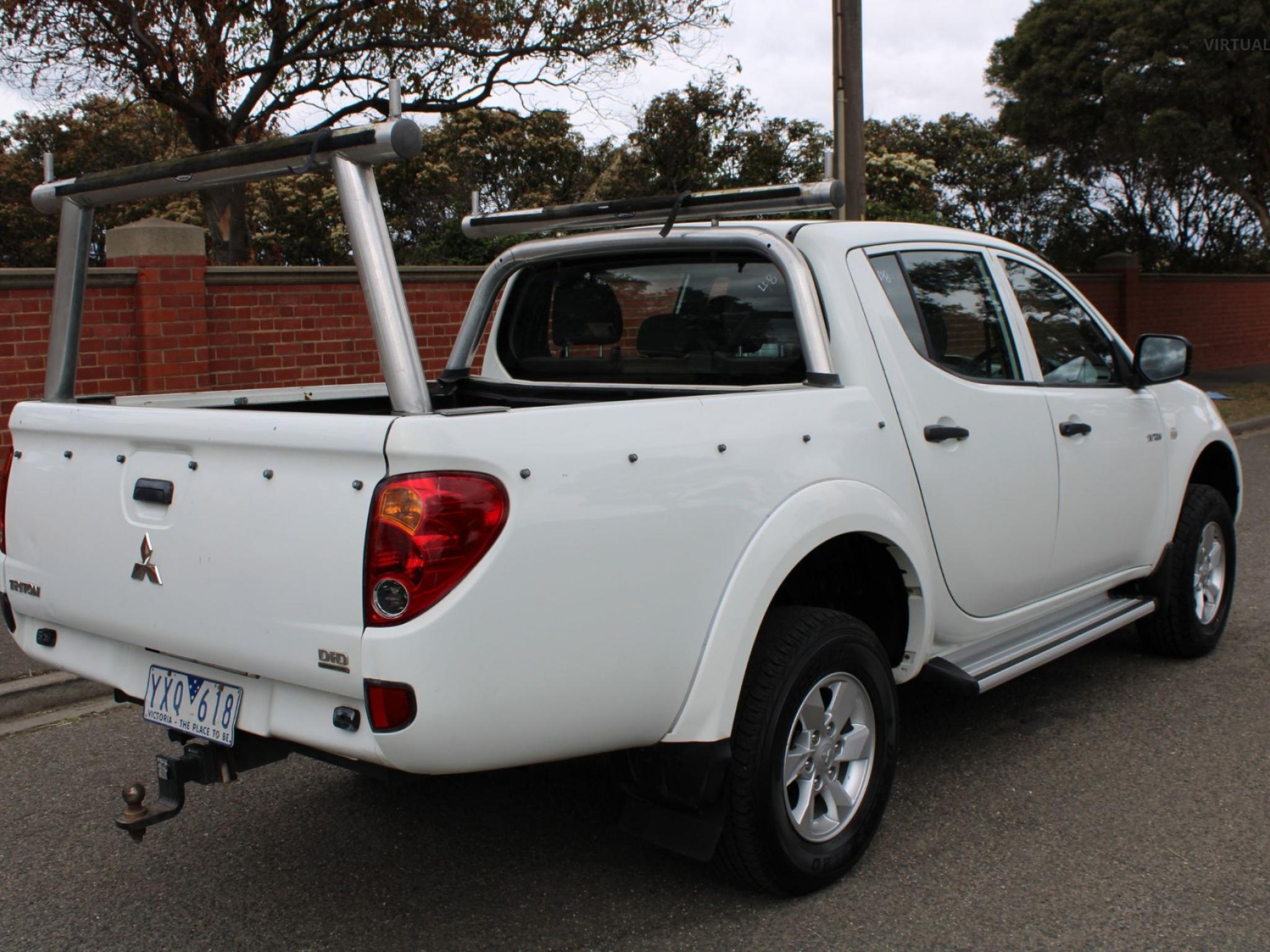MITSUBISHI TRITON