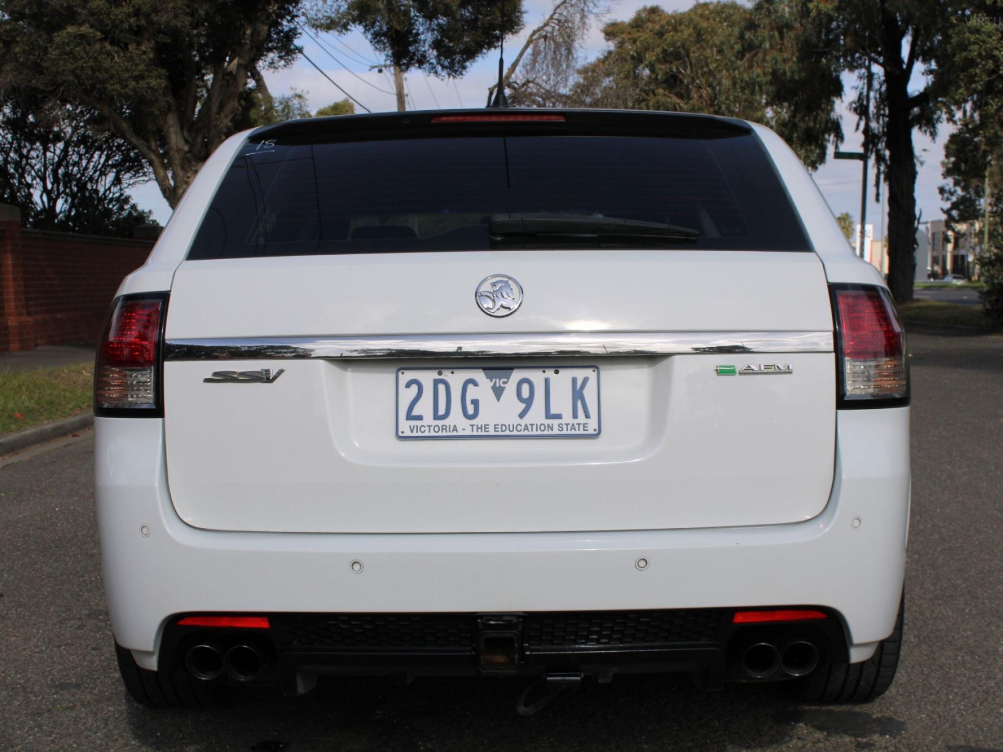 HOLDEN COMMODORE