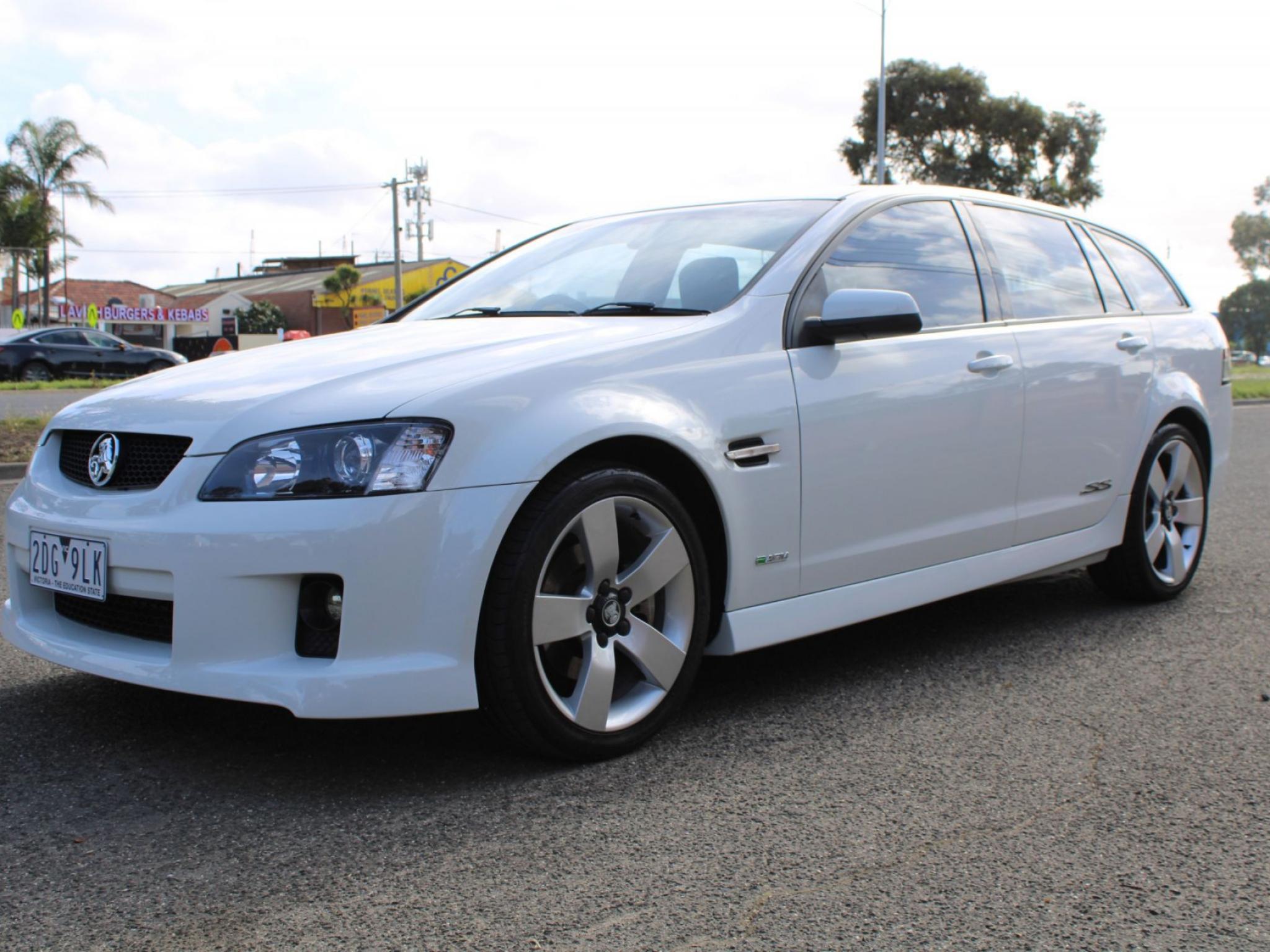 HOLDEN COMMODORE