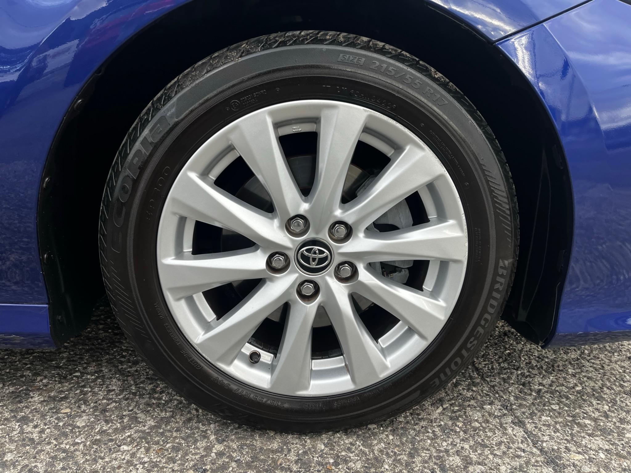 TOYOTA CAMRY