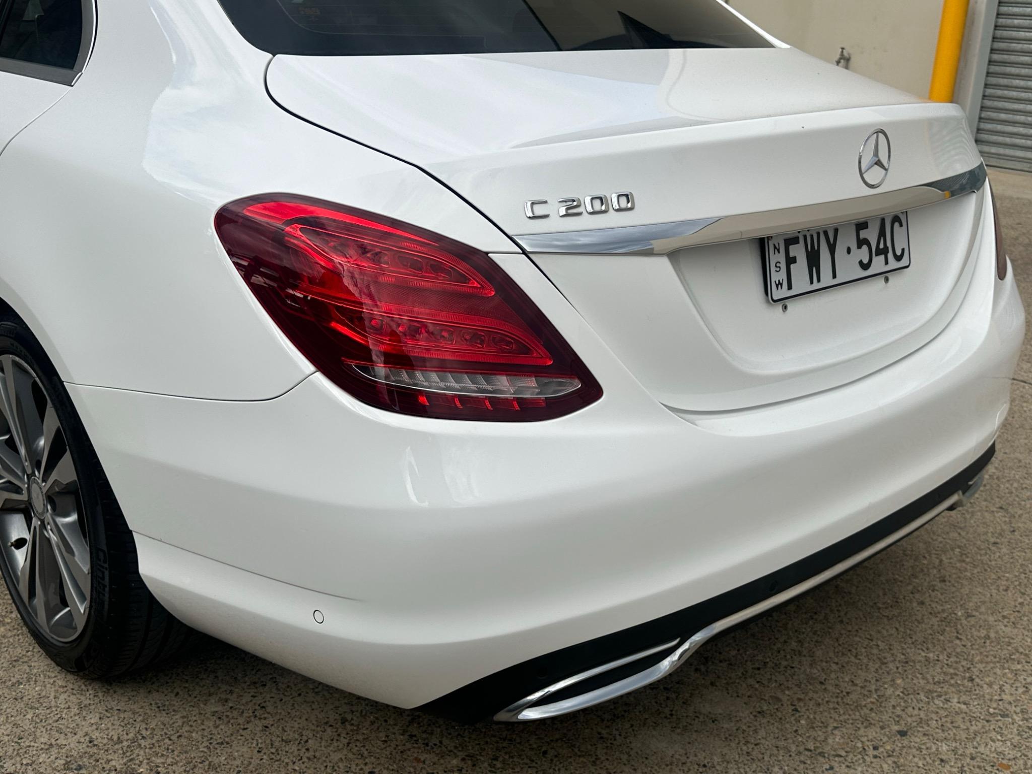 MERCEDES-BENZ C200