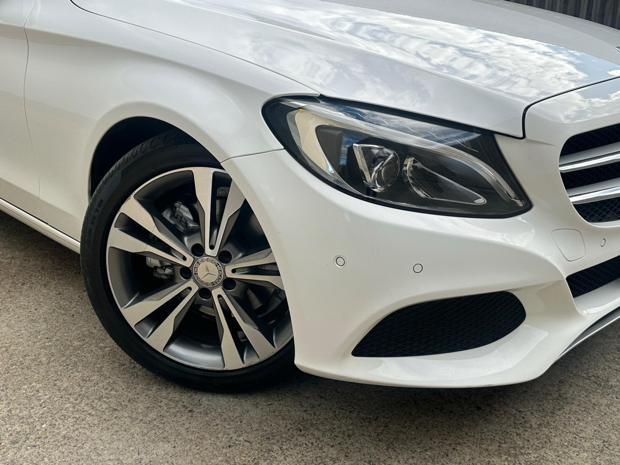 MERCEDES-BENZ C200