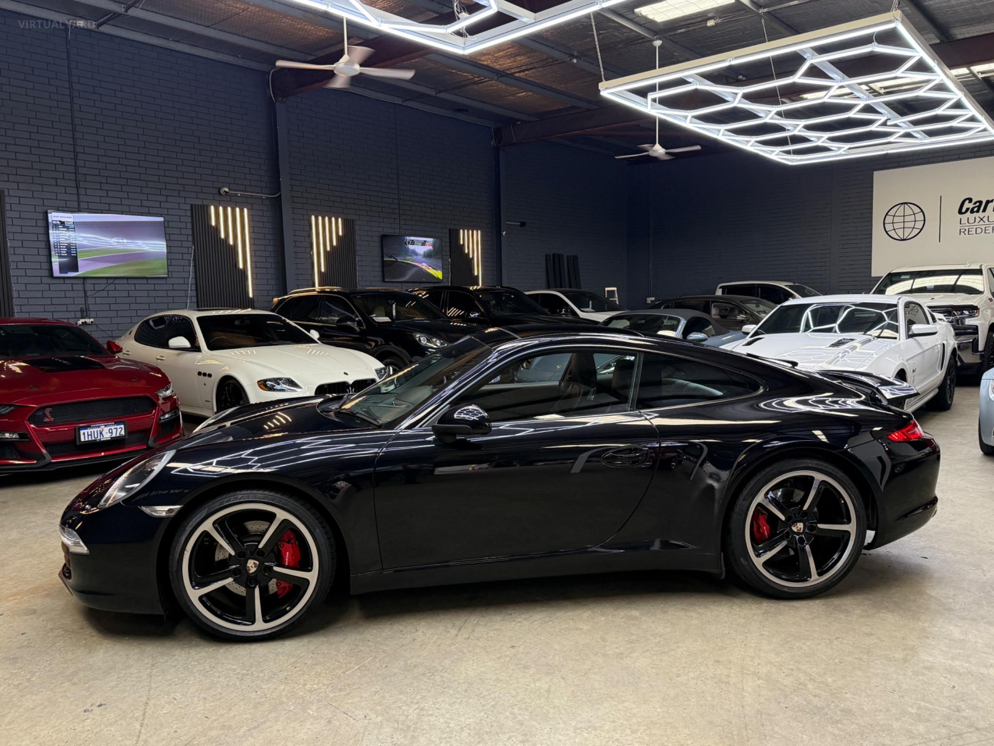 PORSCHE 911