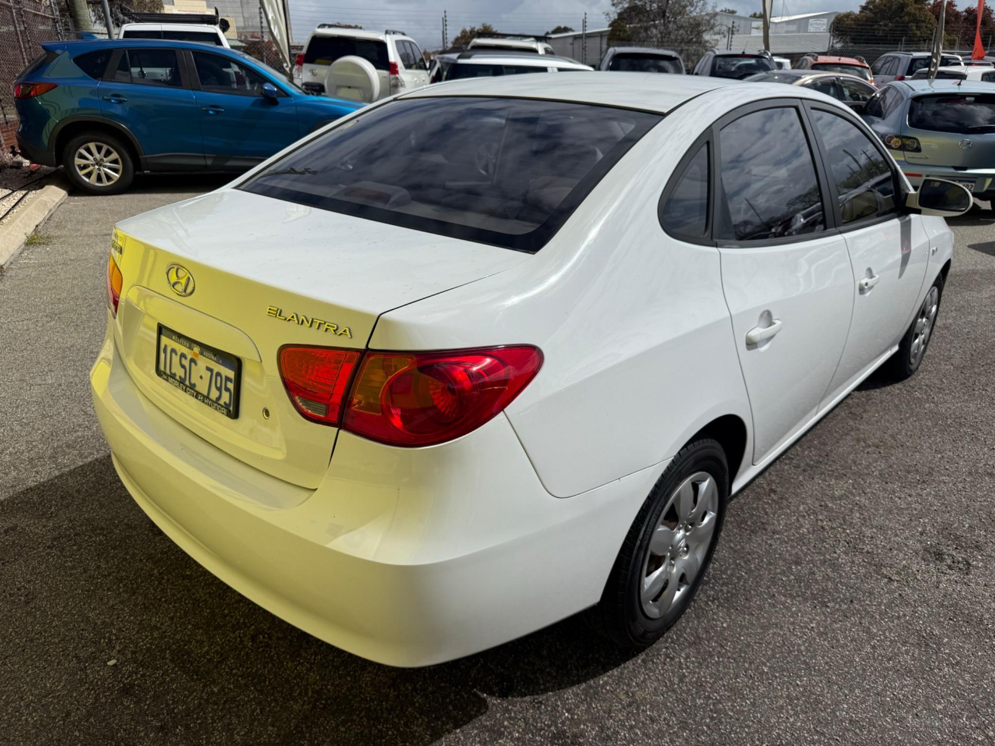 HYUNDAI ELANTRA