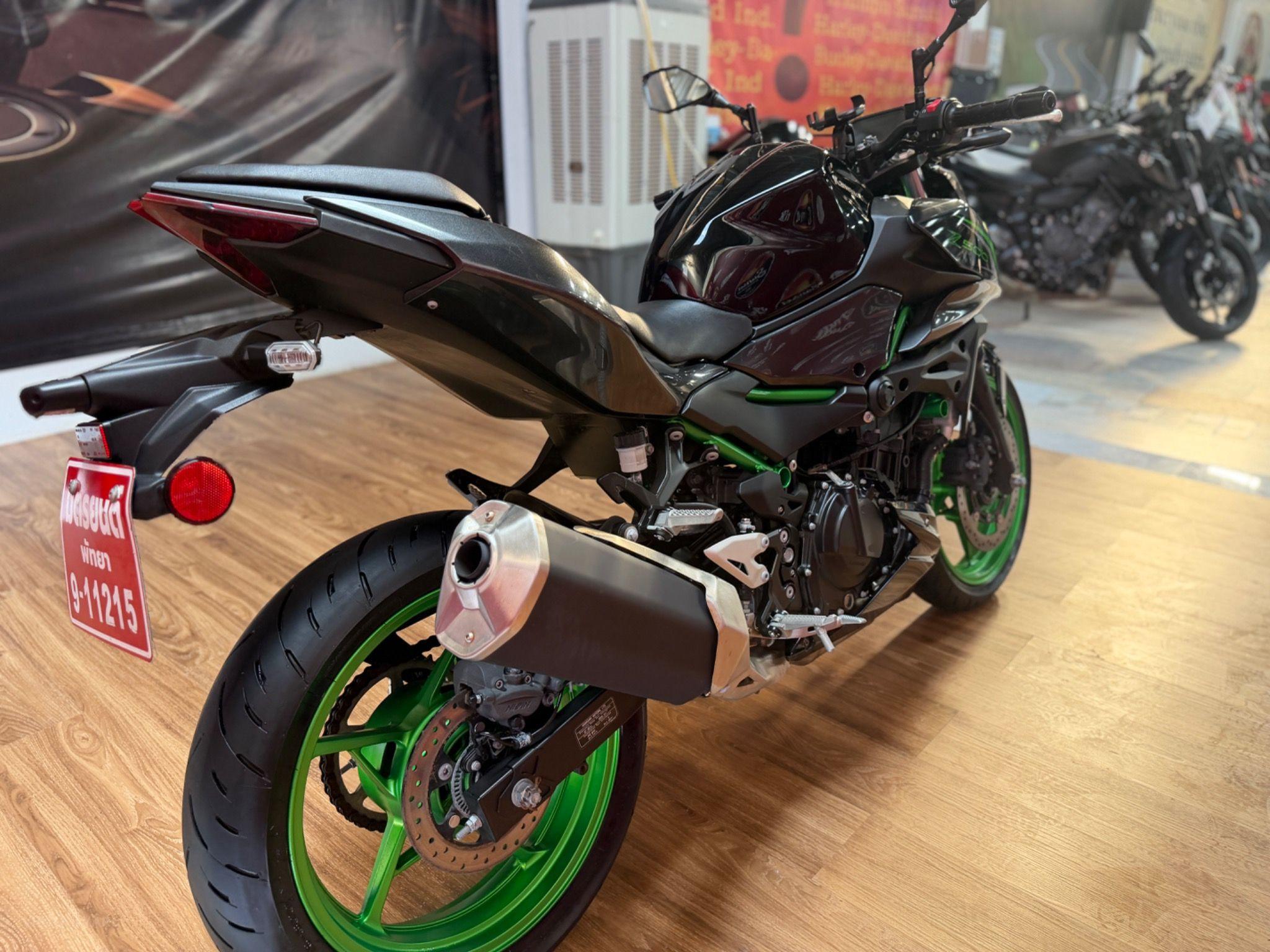 KAWASAKI Z500