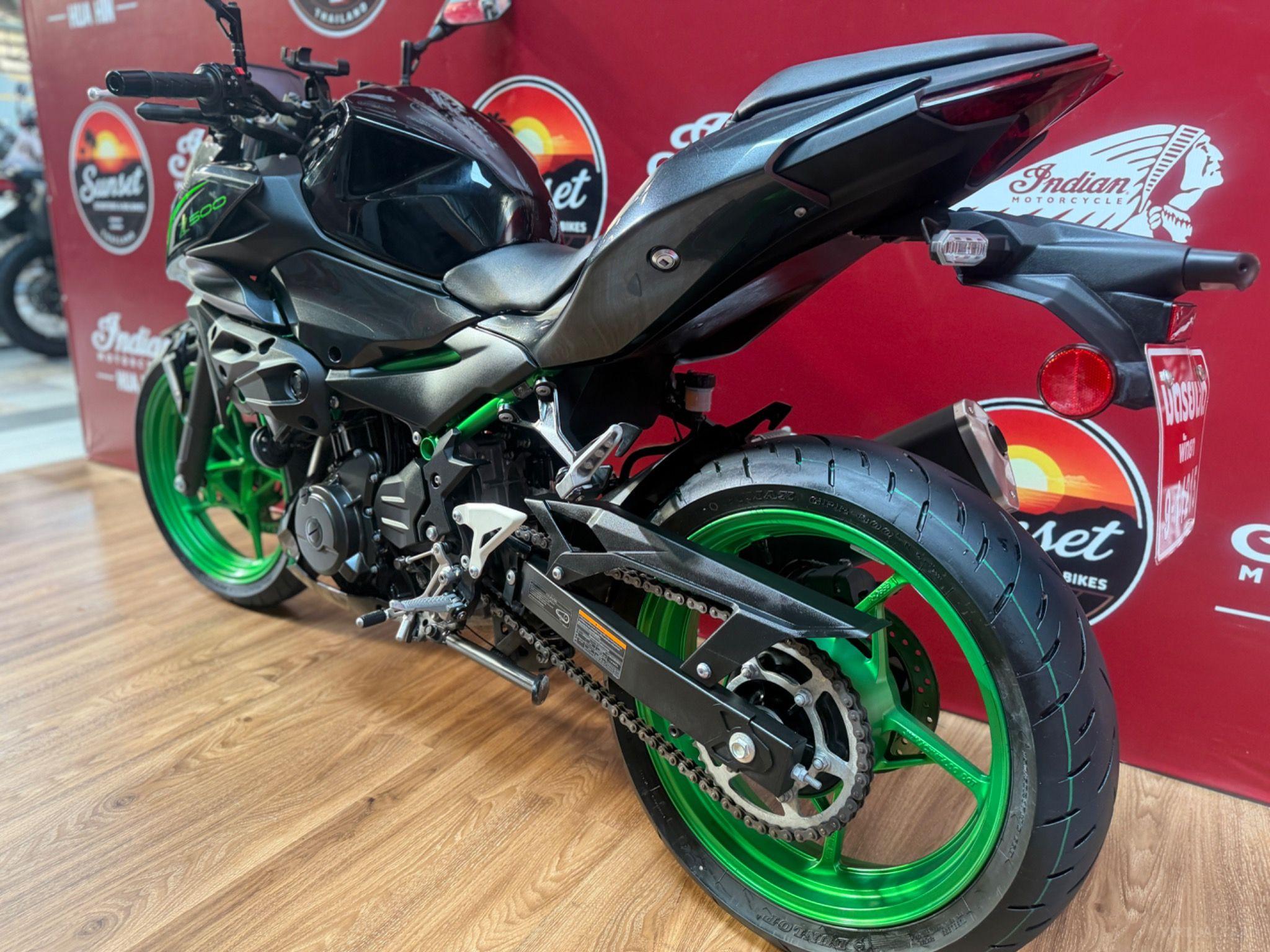 KAWASAKI Z500