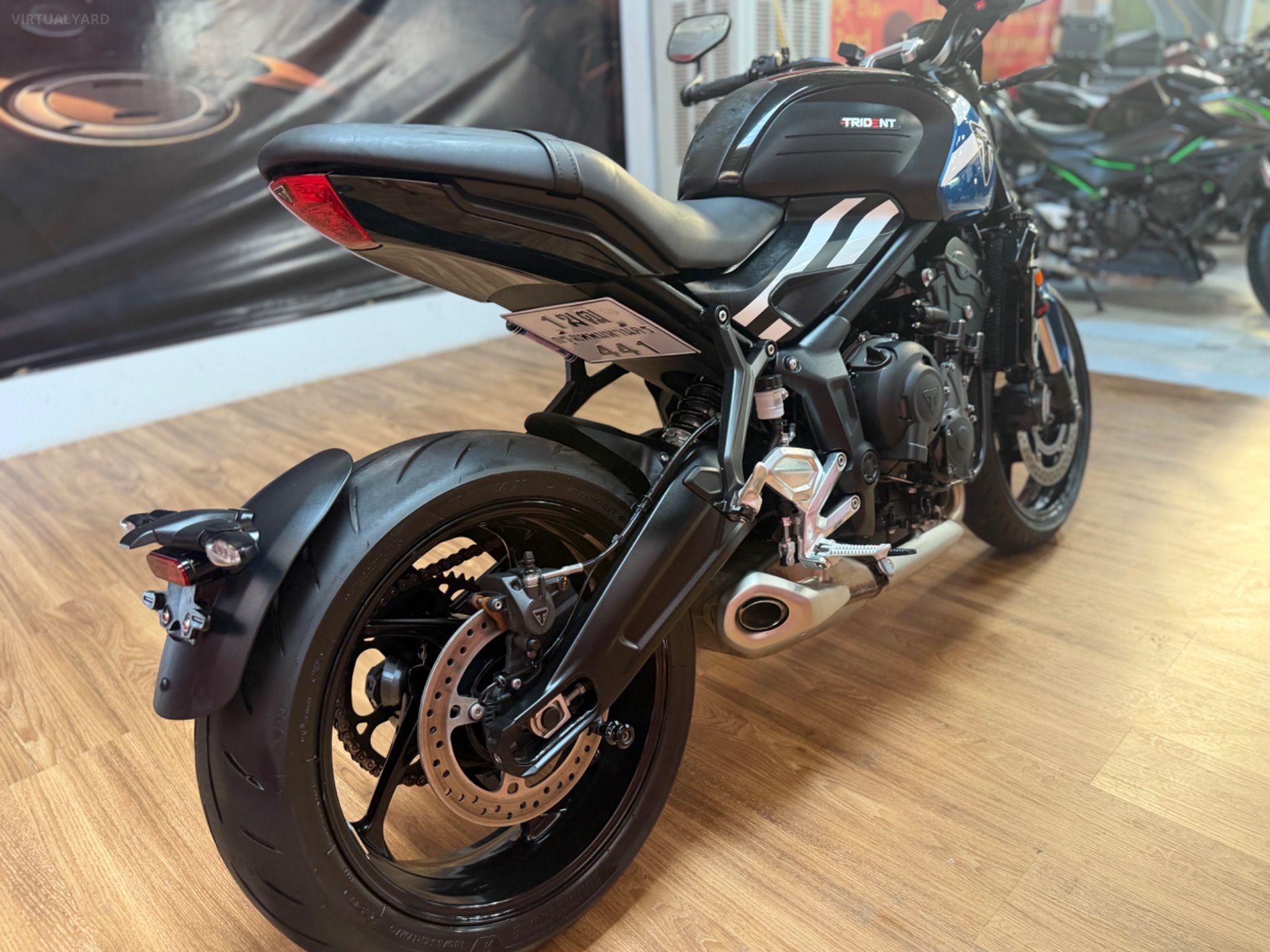 TRIUMPH TRIDENT 660