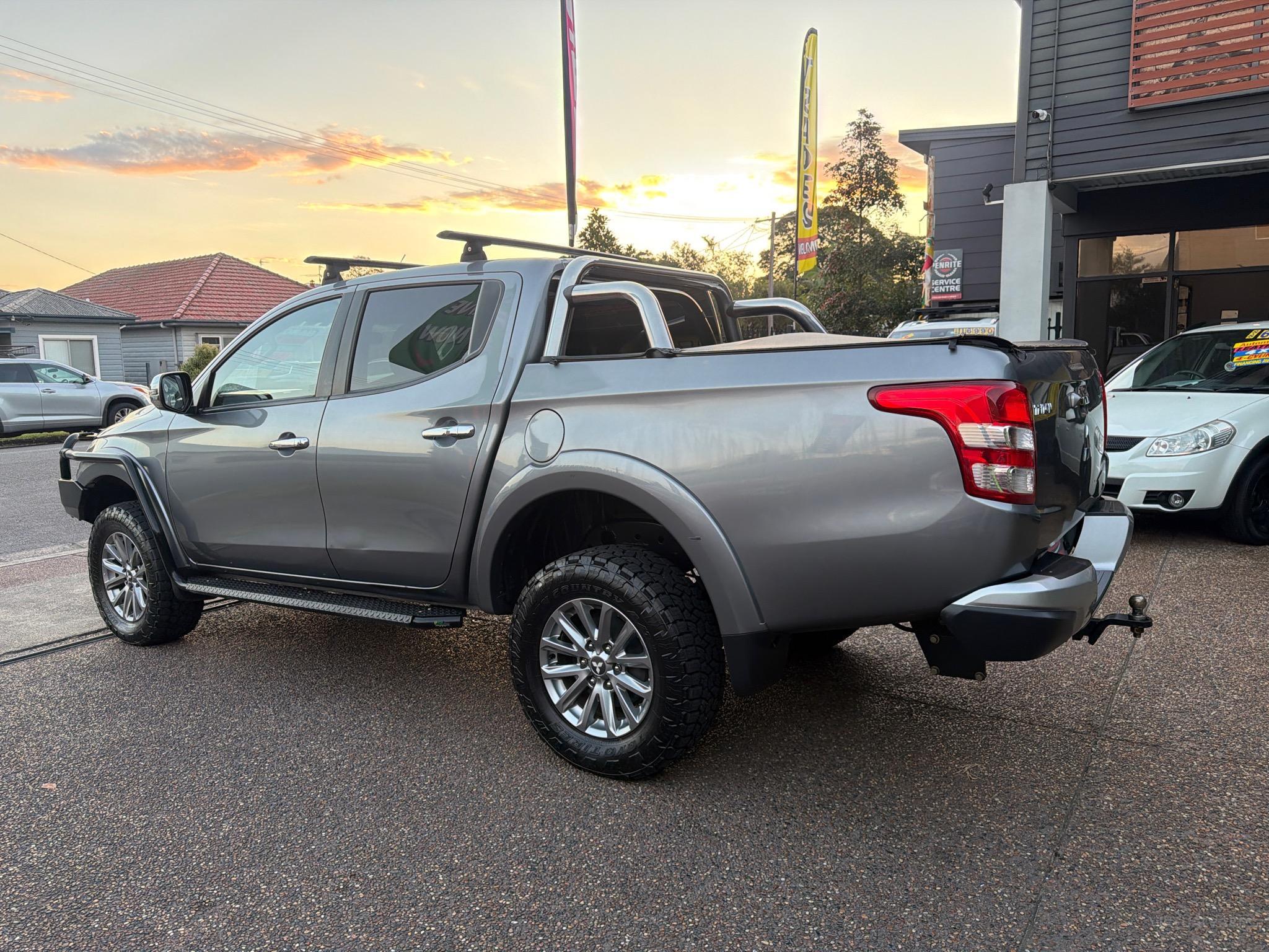 MITSUBISHI TRITON