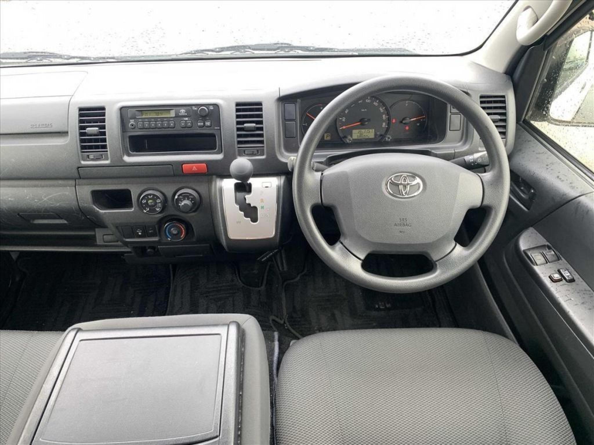 TOYOTA HIACE