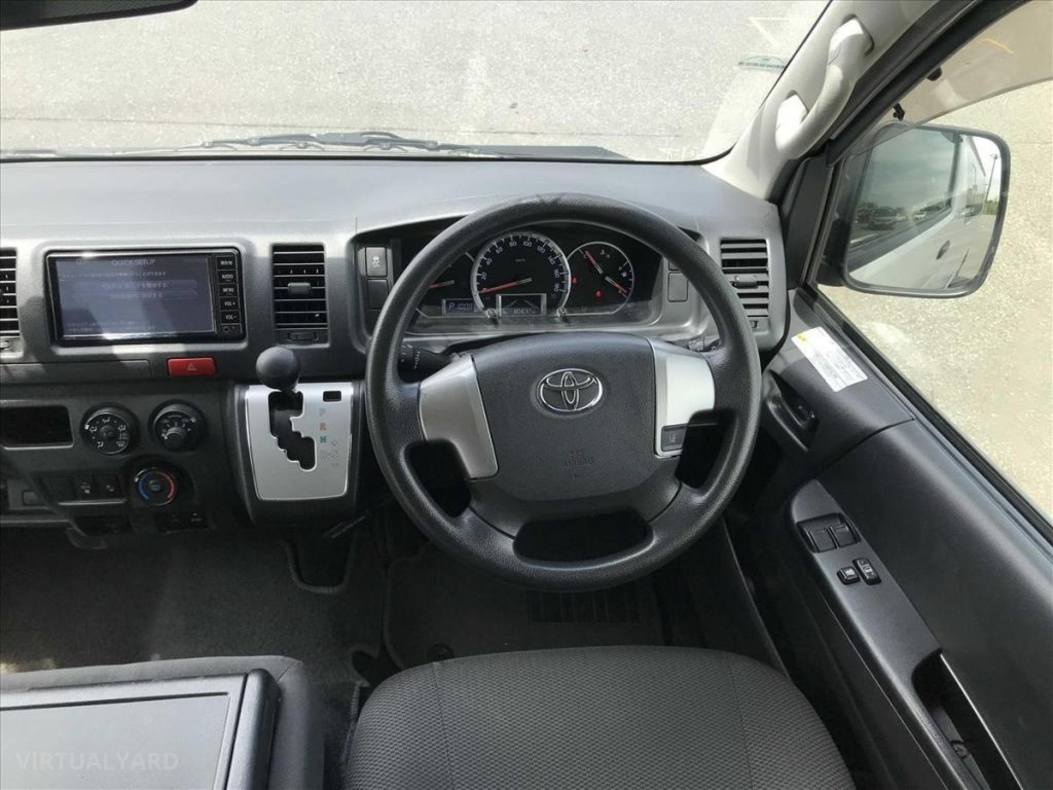 TOYOTA HIACE