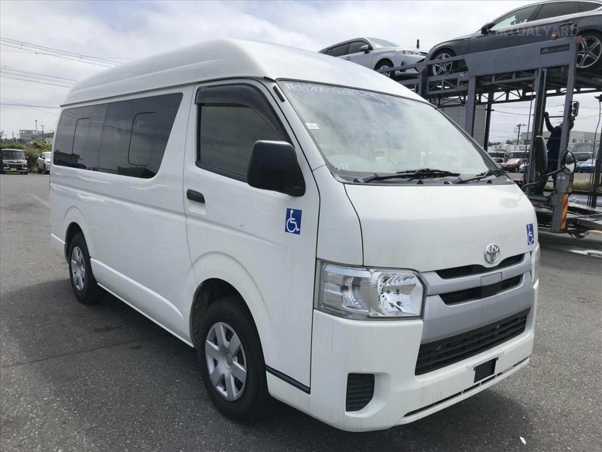 TOYOTA HIACE