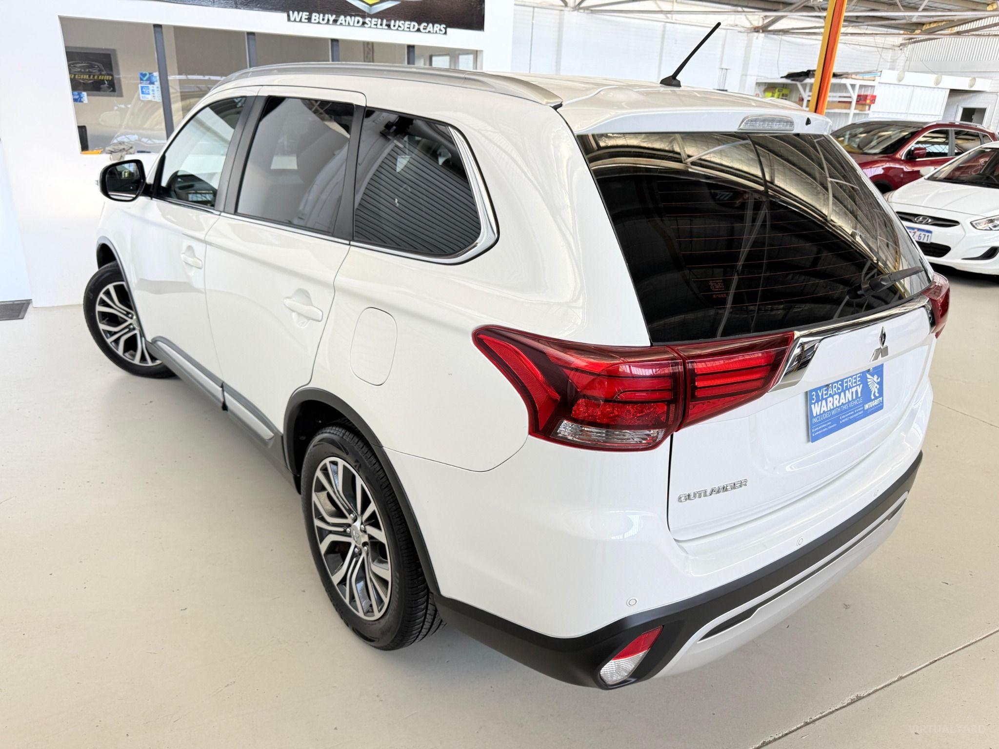 MITSUBISHI OUTLANDER