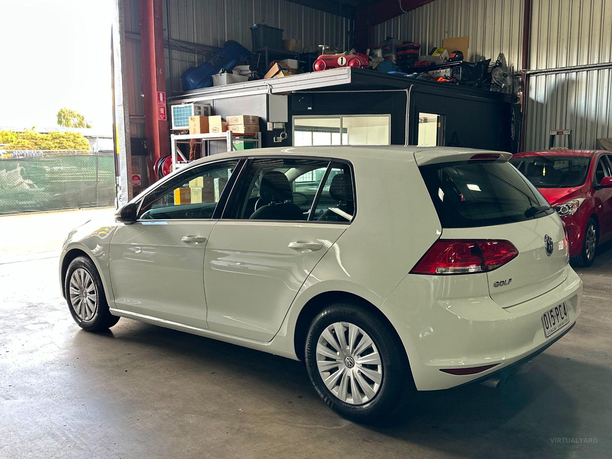 VOLKSWAGEN GOLF