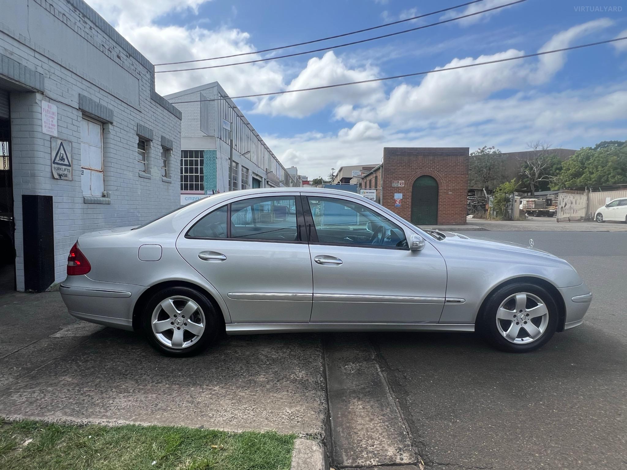 MERCEDES-BENZ E320