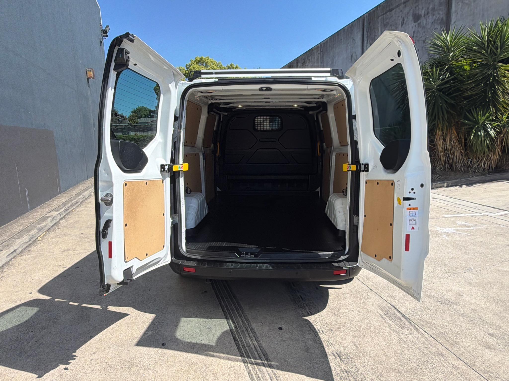 FORD TRANSIT CUSTOM VN MY23.25 340L VAN LOW ROOF LWB 4DR AUTO 6SP, 1291KG 2.0DT image 10