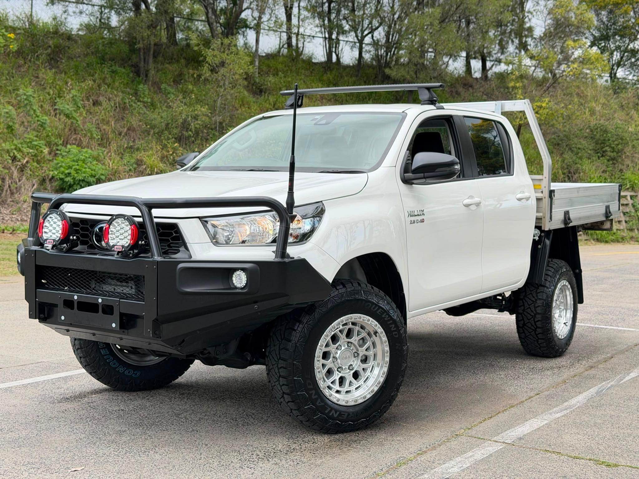 TOYOTA HILUX