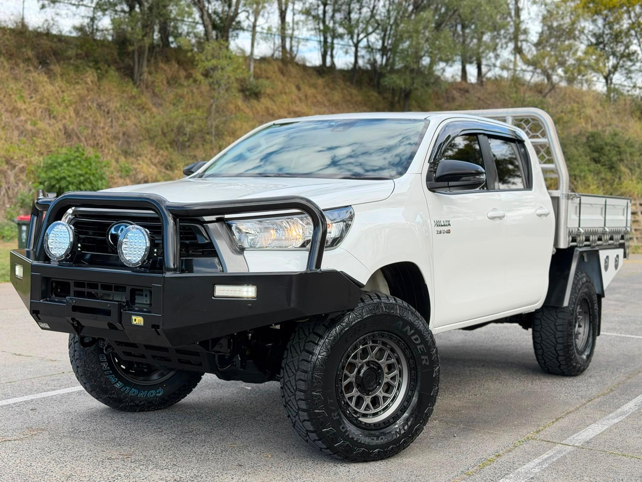 TOYOTA HILUX
