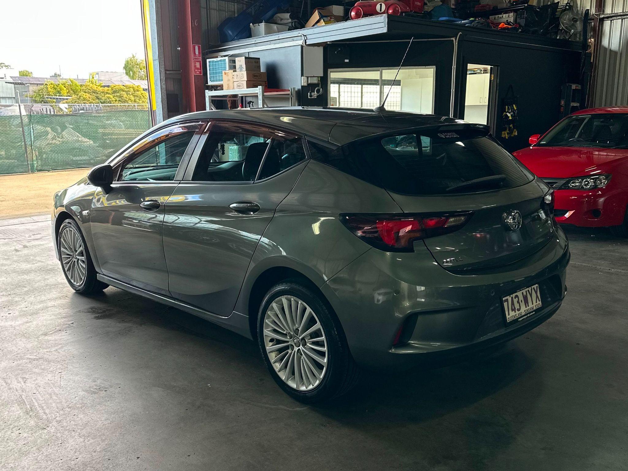HOLDEN ASTRA
