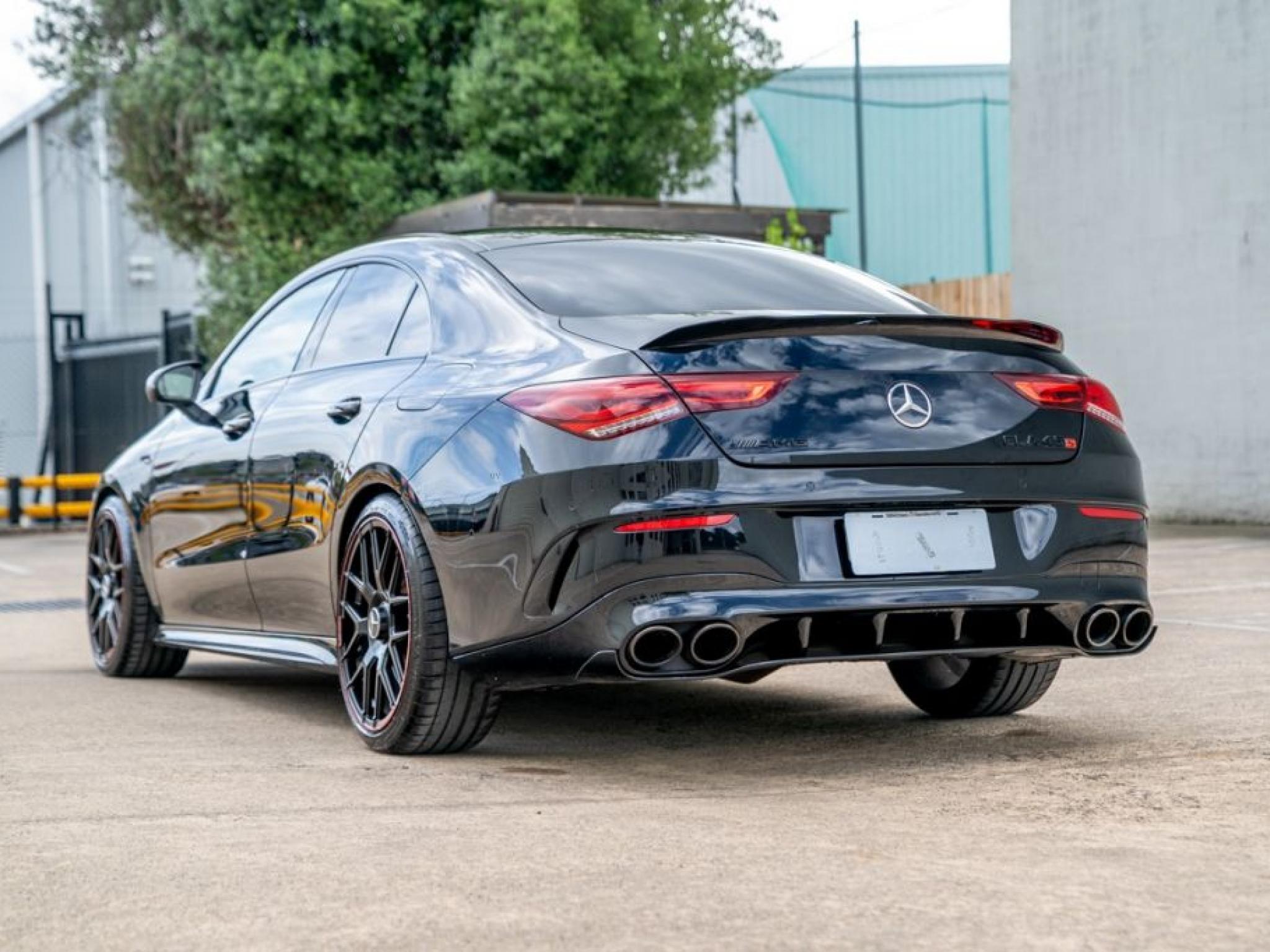MERCEDES-AMG CLA