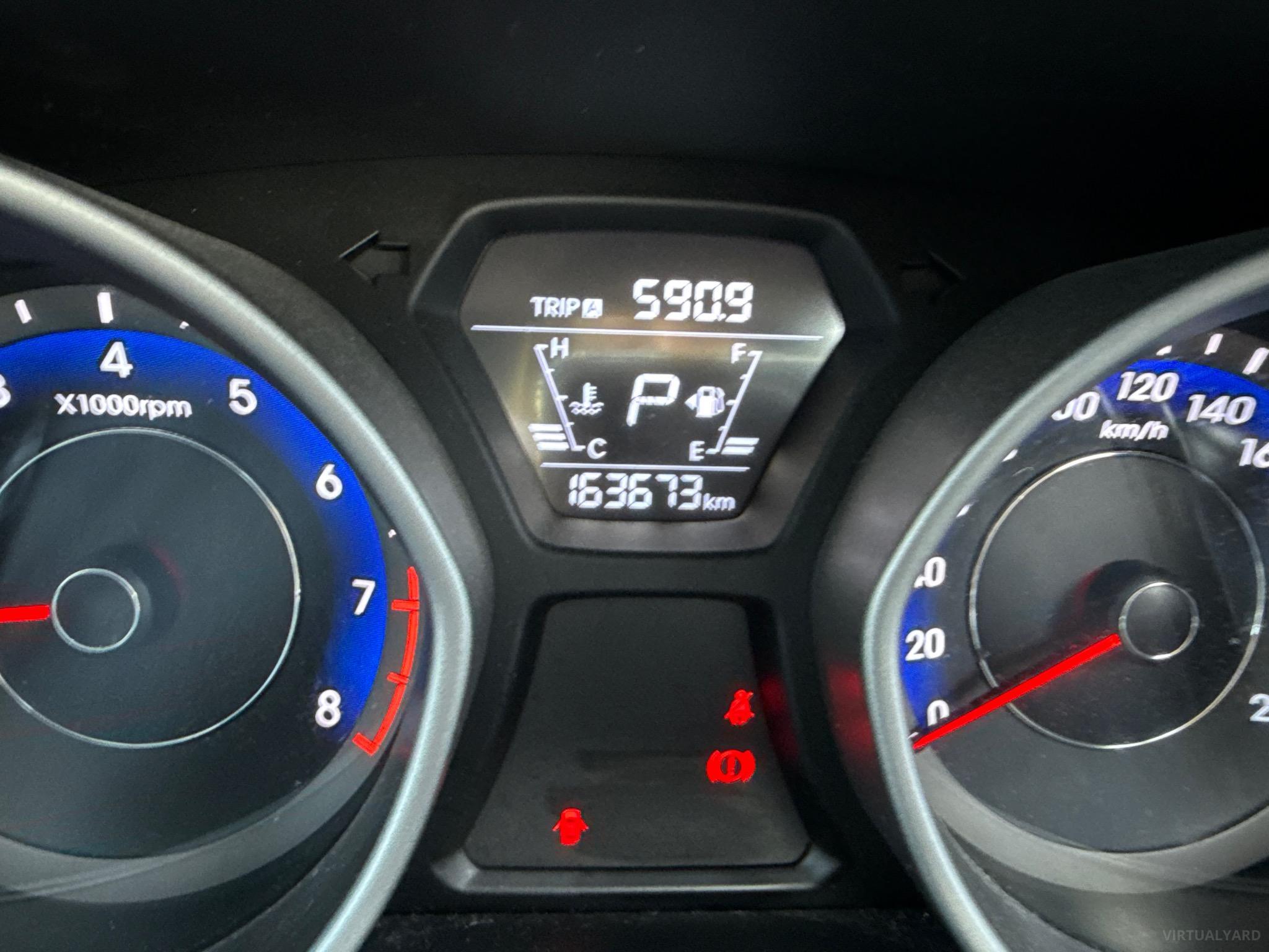 HYUNDAI ELANTRA