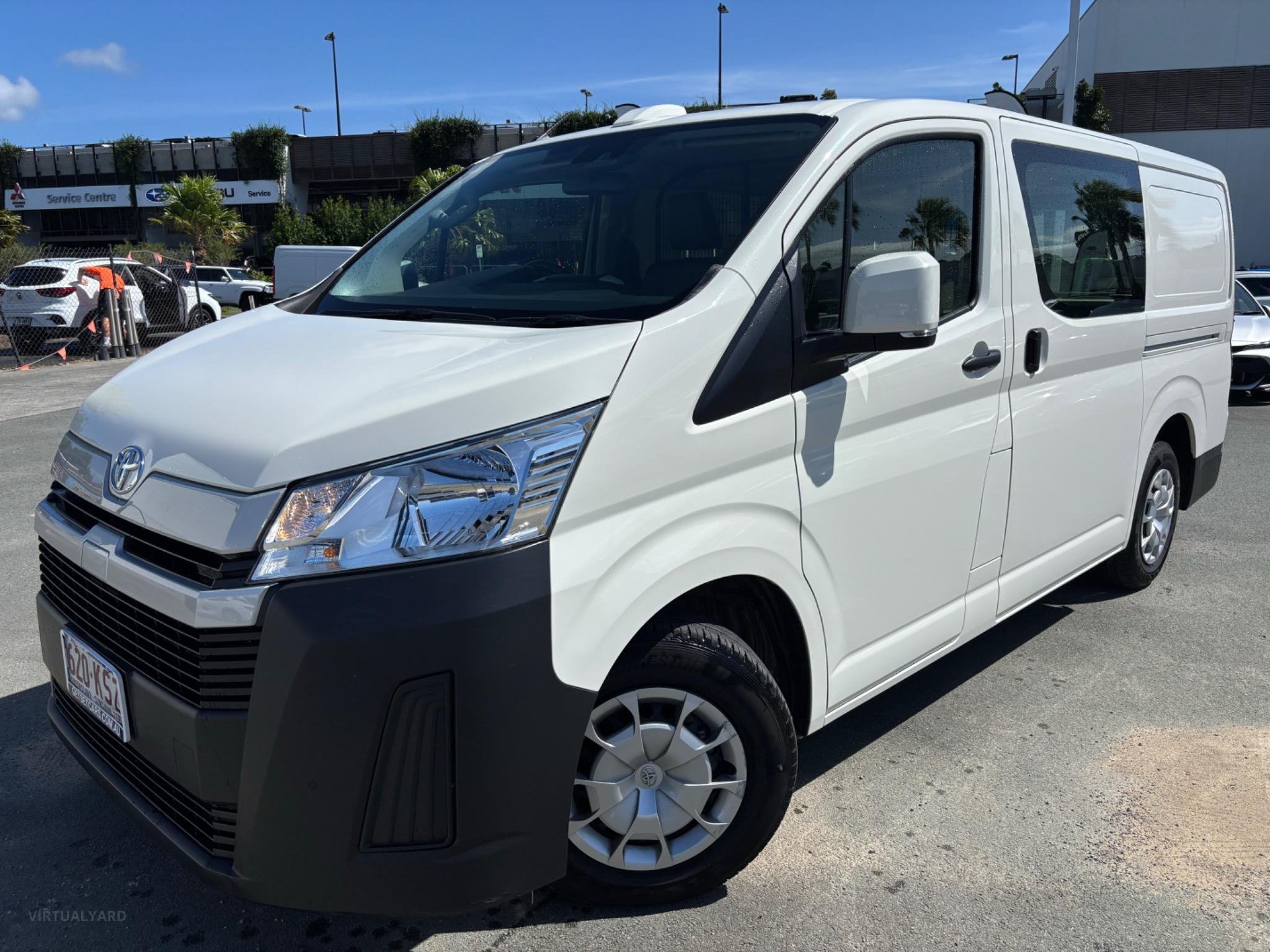 TOYOTA HIACE
