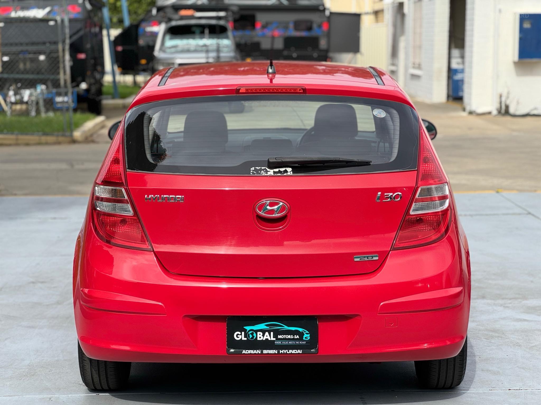 HYUNDAI i30