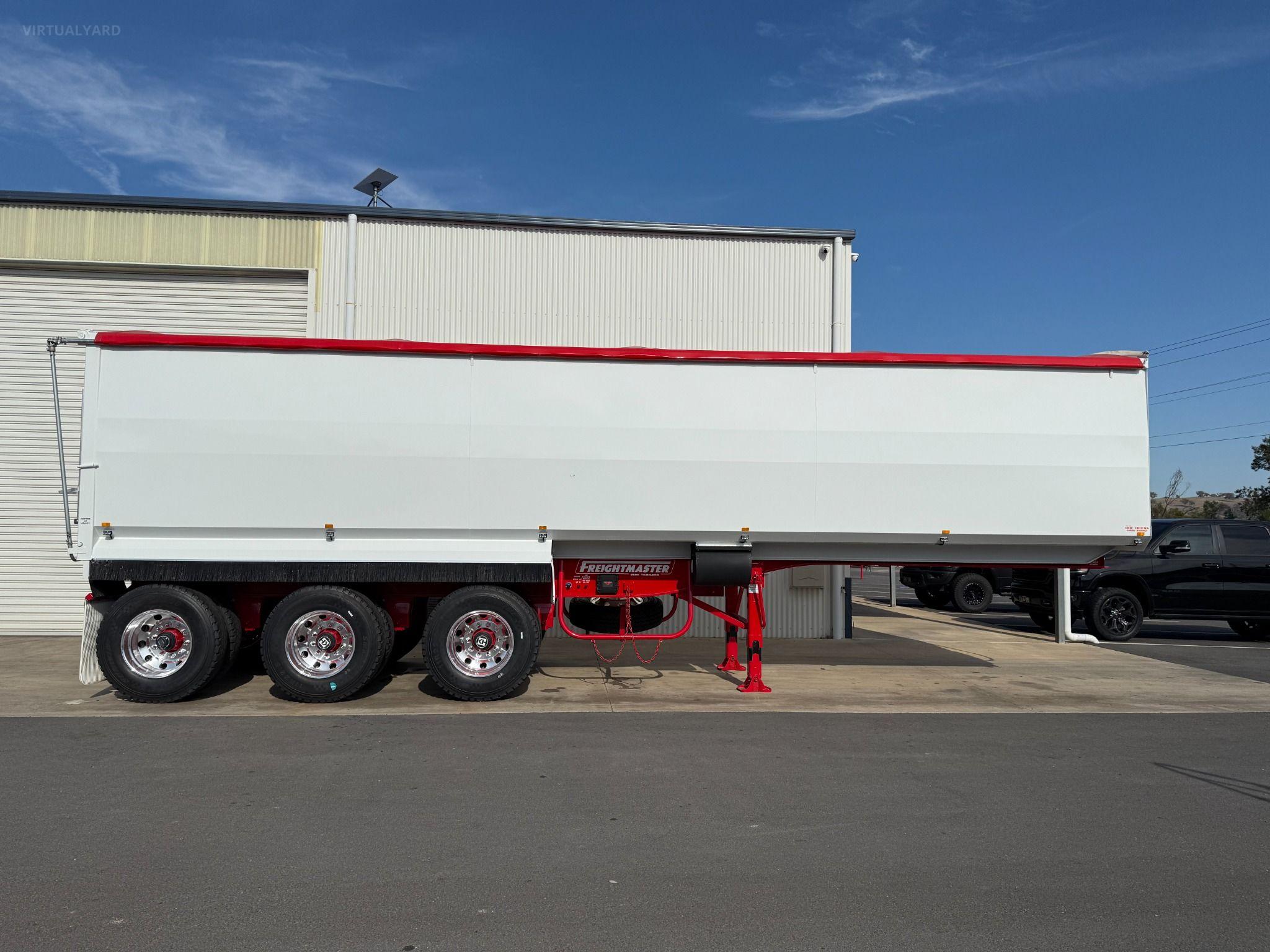 FREIGHTMASTER 32 X 6 TRI-AXLE STEEL TIPPER