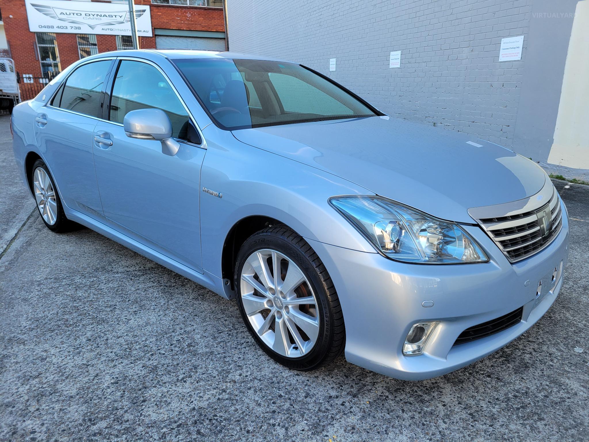 TOYOTA CROWN