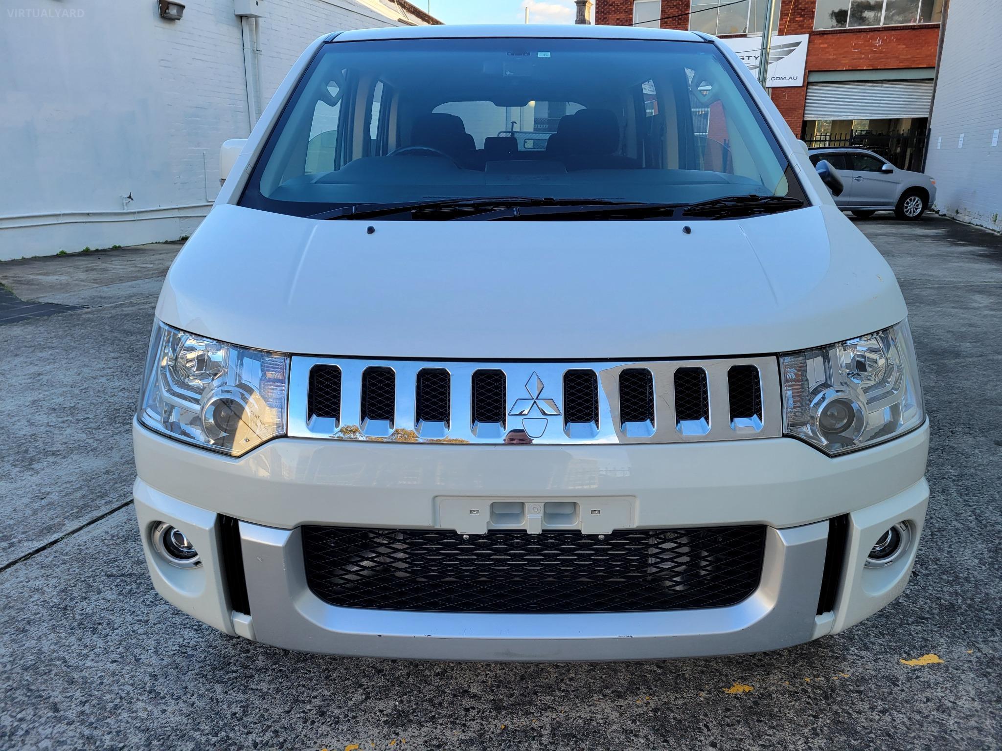 MITSUBISHI DELICA D5