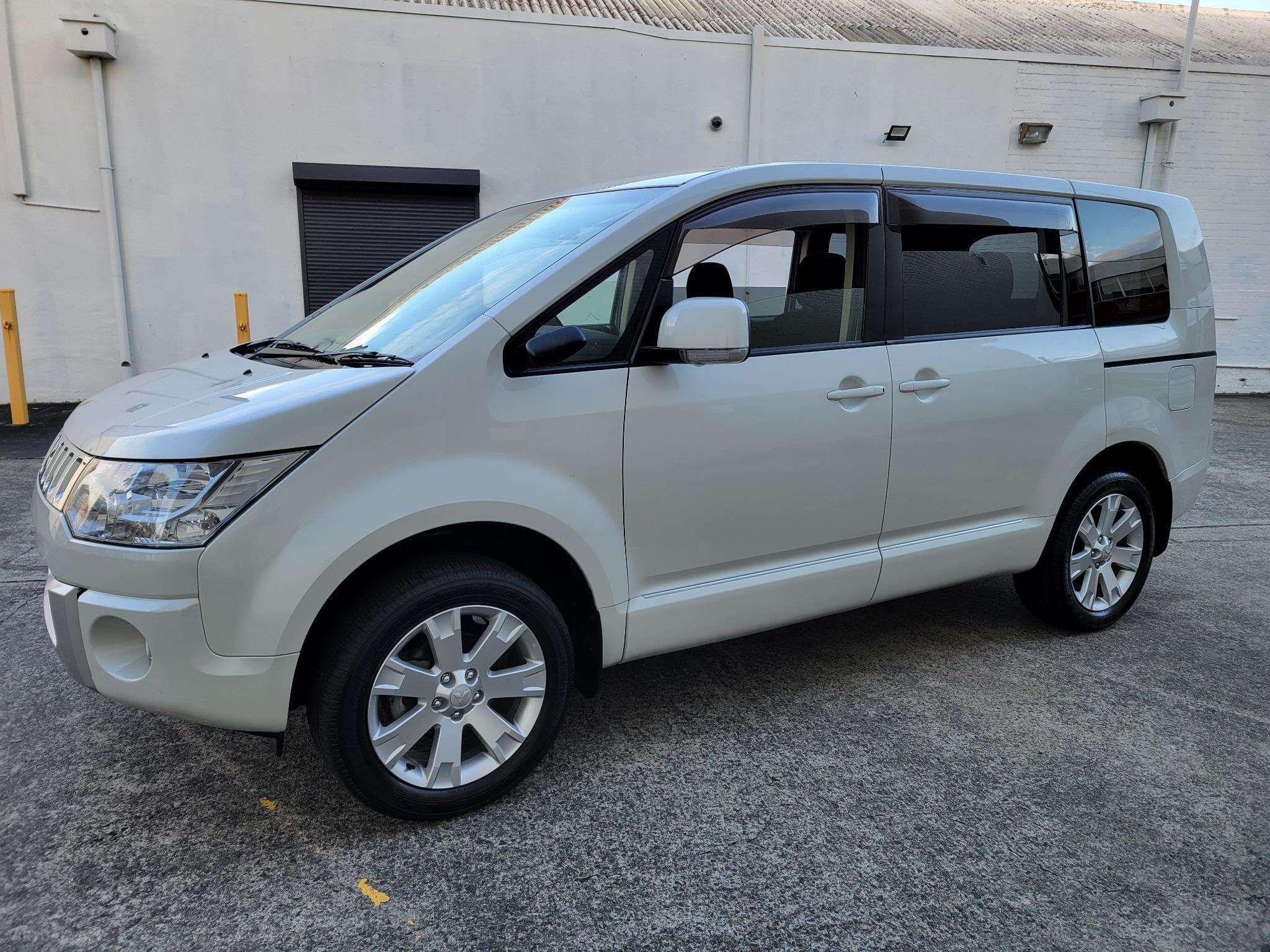 MITSUBISHI DELICA D5