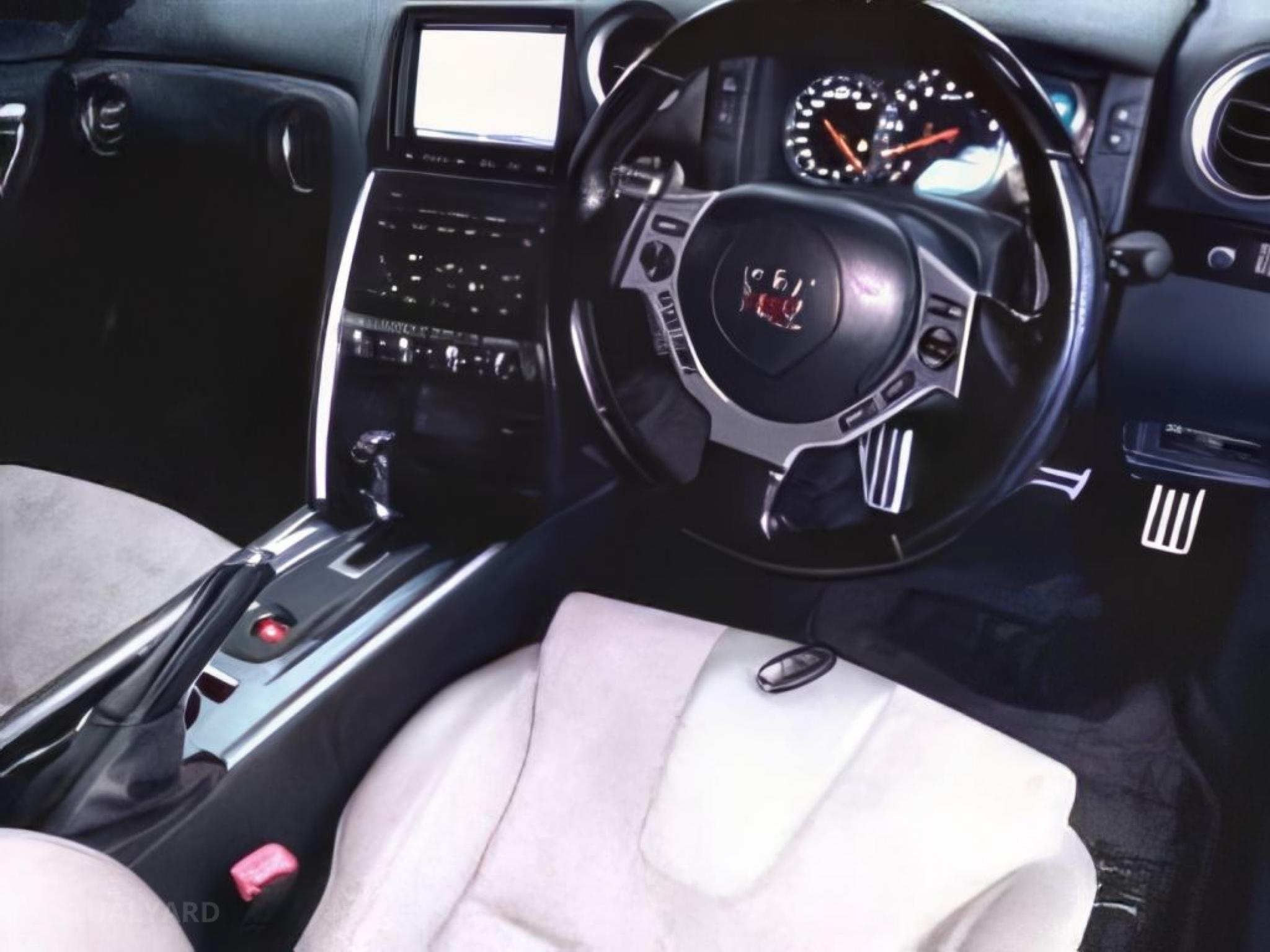 NISSAN GT-R