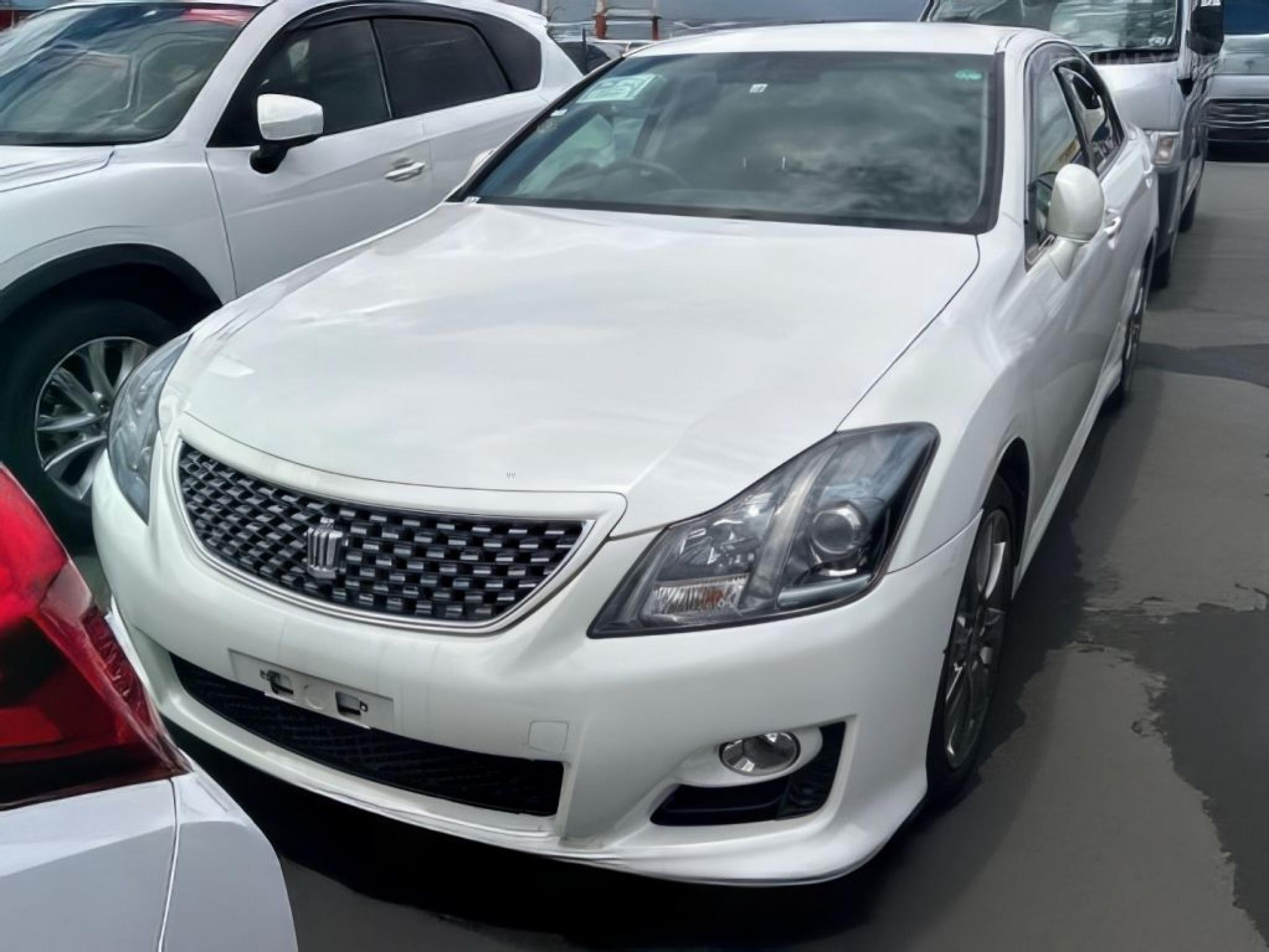 TOYOTA CROWN