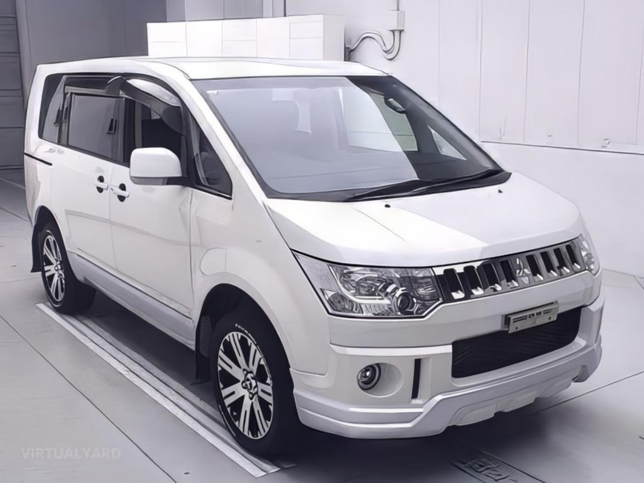 MITSUBISHI DELICA D5