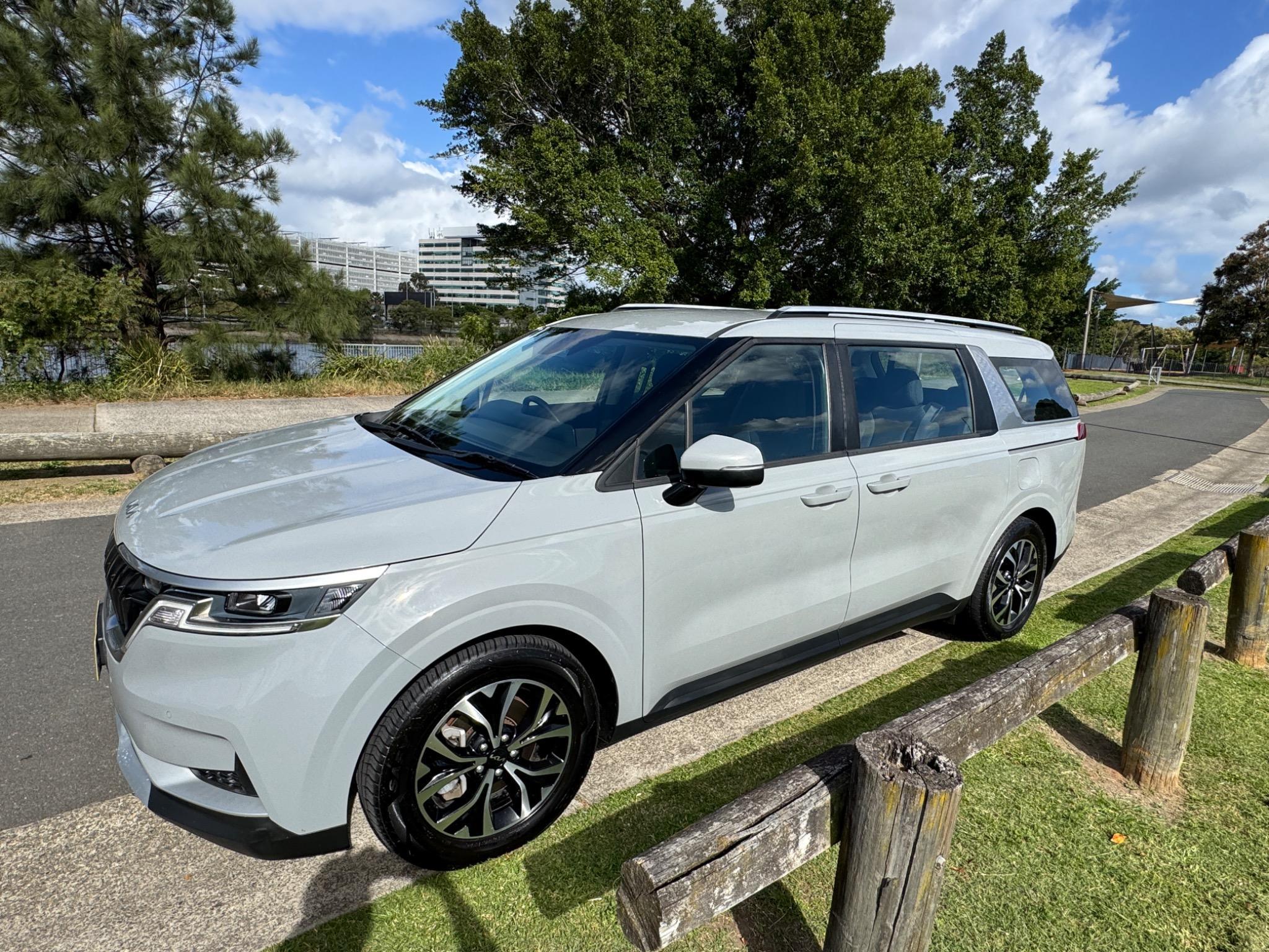 KIA CARNIVAL