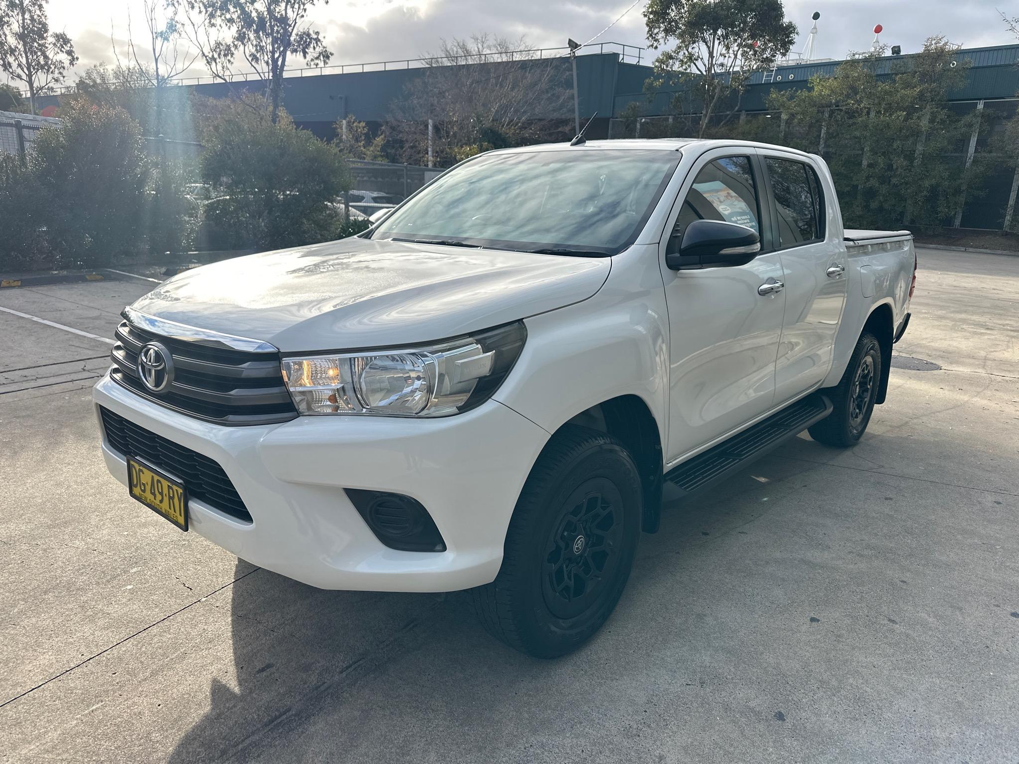 TOYOTA HILUX GUN136R SR HI-RIDER UTILITY DOUBLE CAB 4DR SPTS AUTO 6SP, 4X2 1000KG 2.8DT image 19