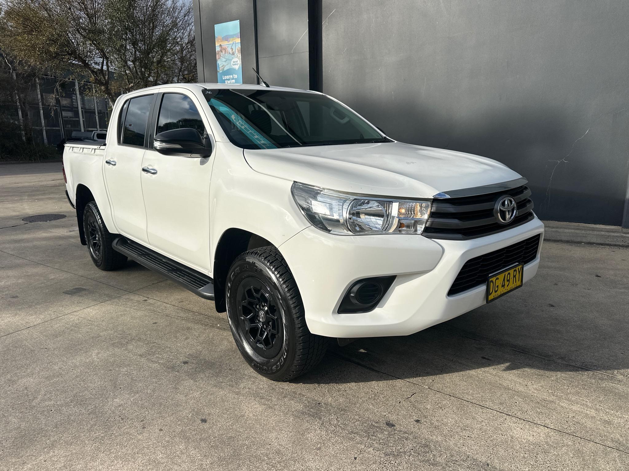 TOYOTA HILUX GUN136R SR HI-RIDER UTILITY DOUBLE CAB 4DR SPTS AUTO 6SP, 4X2 1000KG 2.8DT image 15