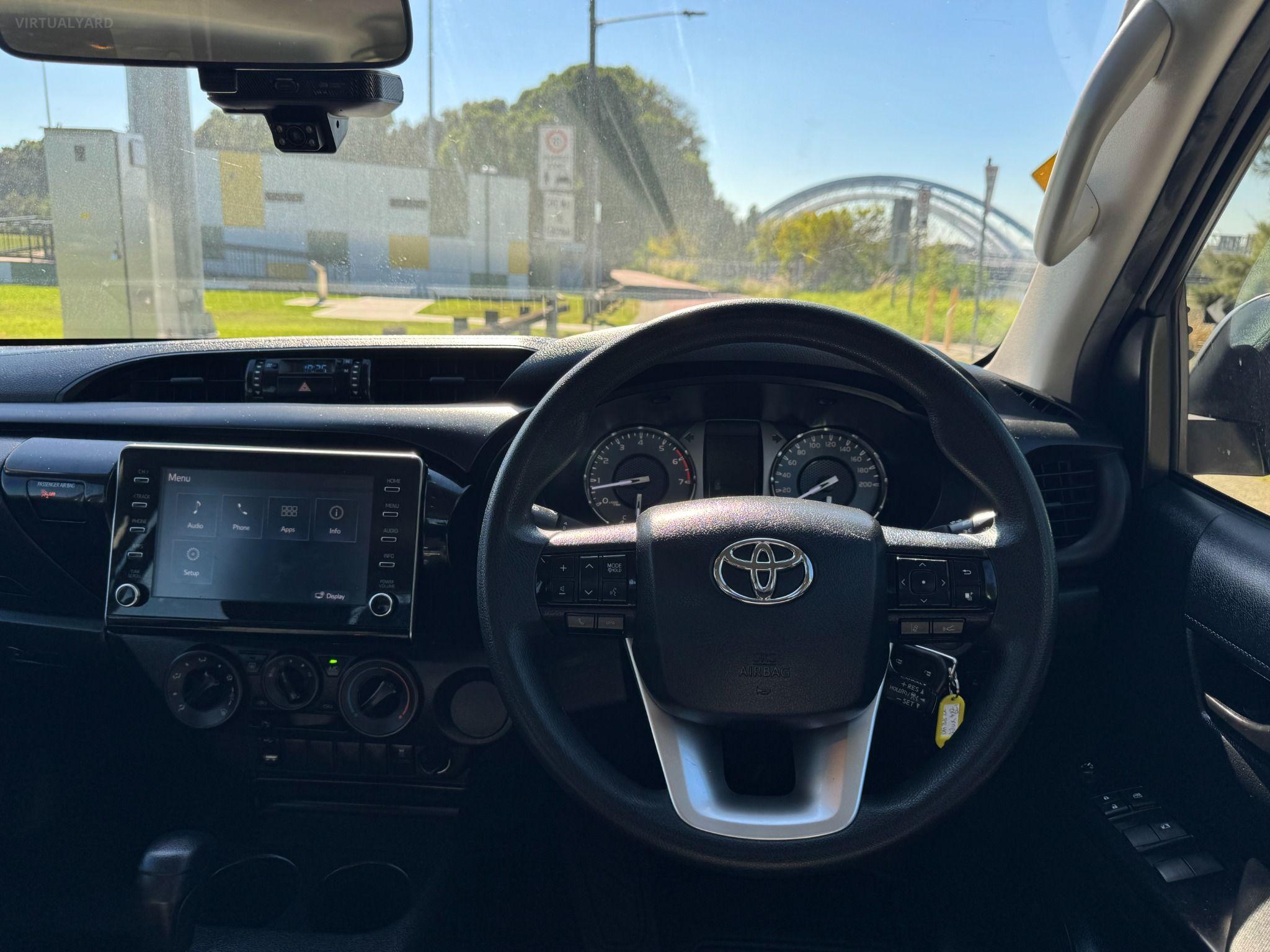 TOYOTA HILUX