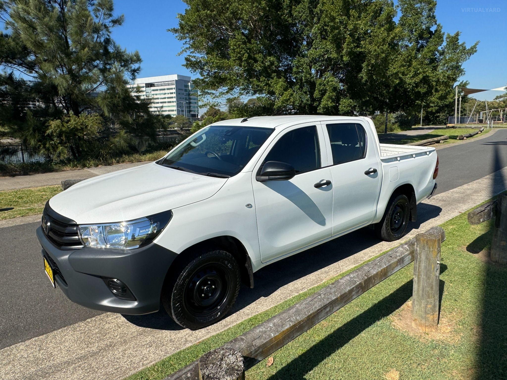 TOYOTA HILUX