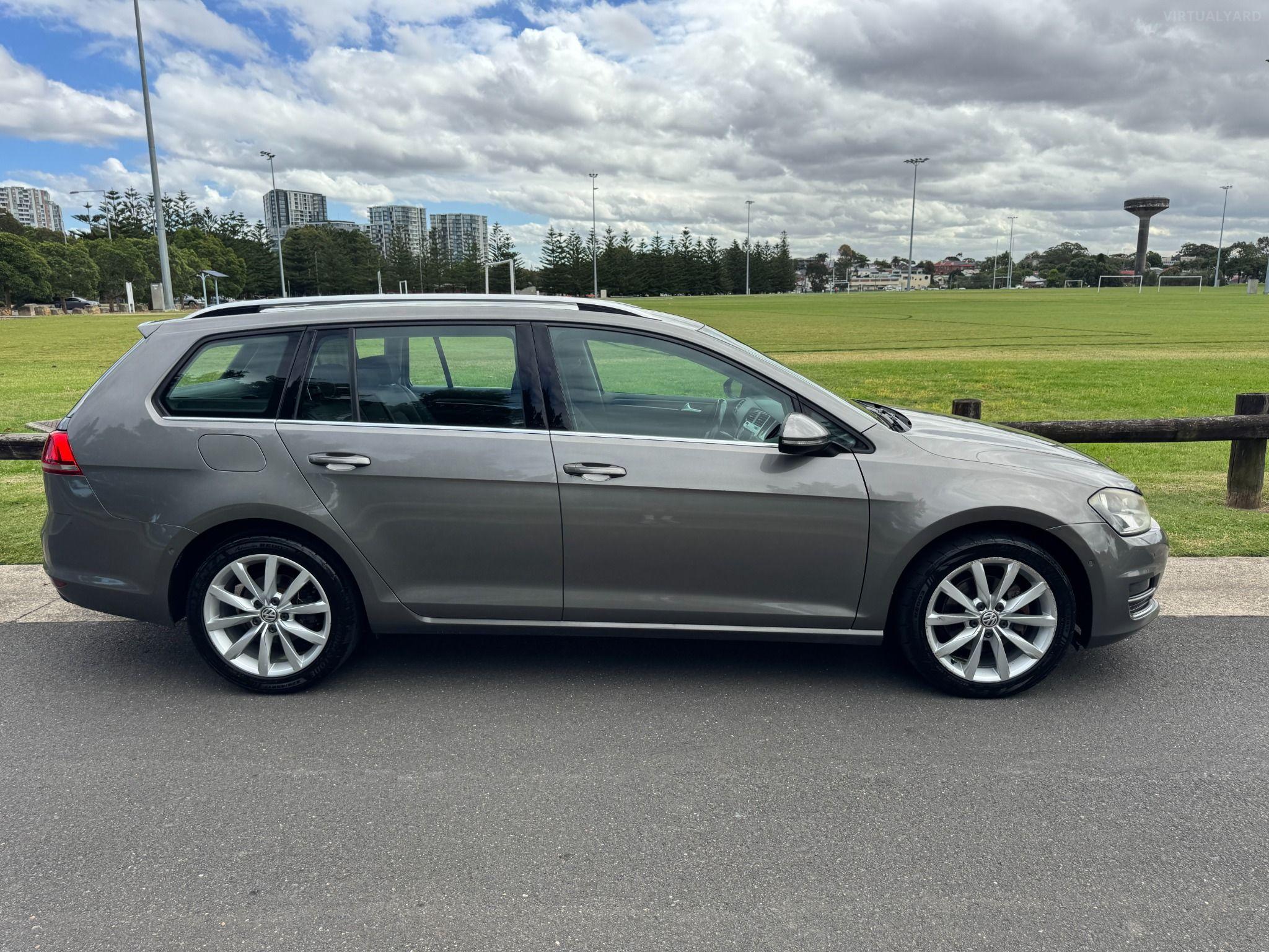 VOLKSWAGEN GOLF