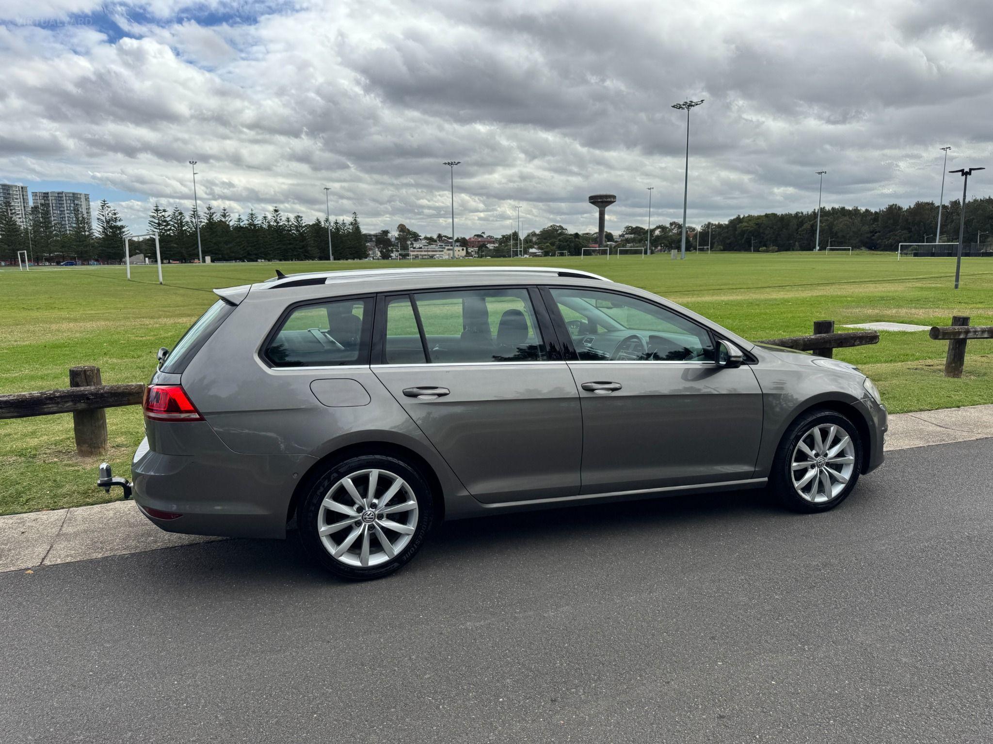 VOLKSWAGEN GOLF