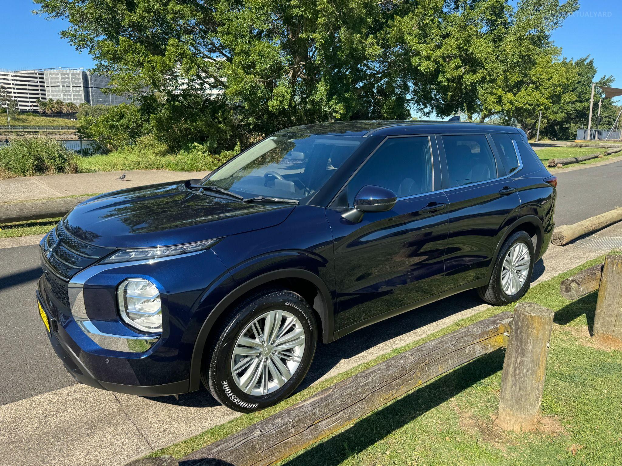 MITSUBISHI OUTLANDER