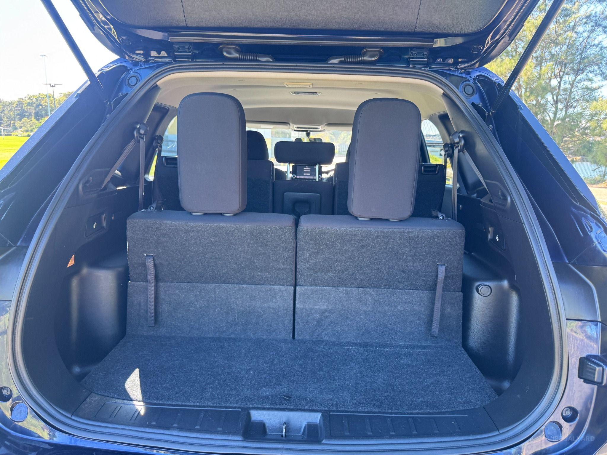 MITSUBISHI OUTLANDER