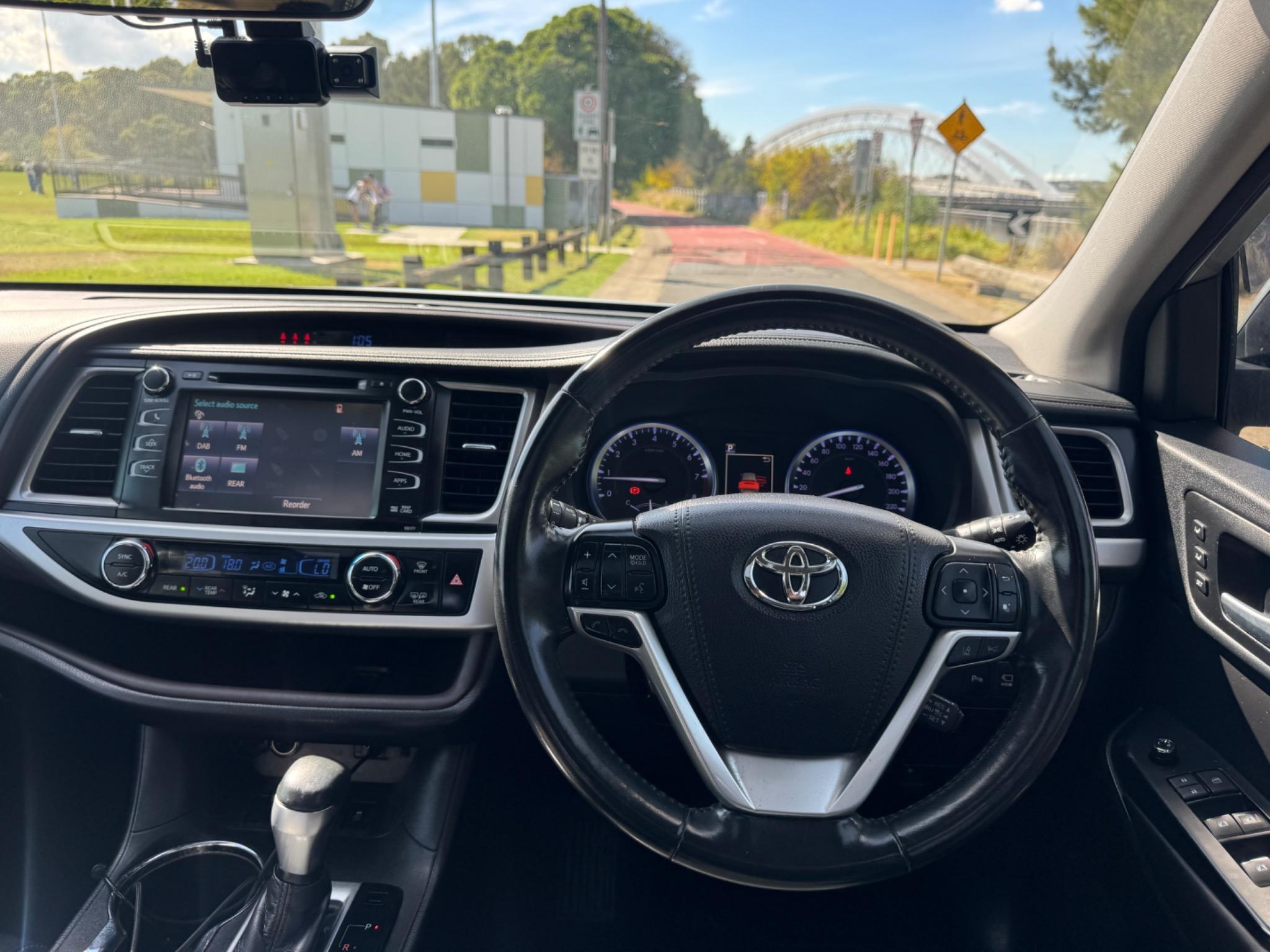 TOYOTA KLUGER