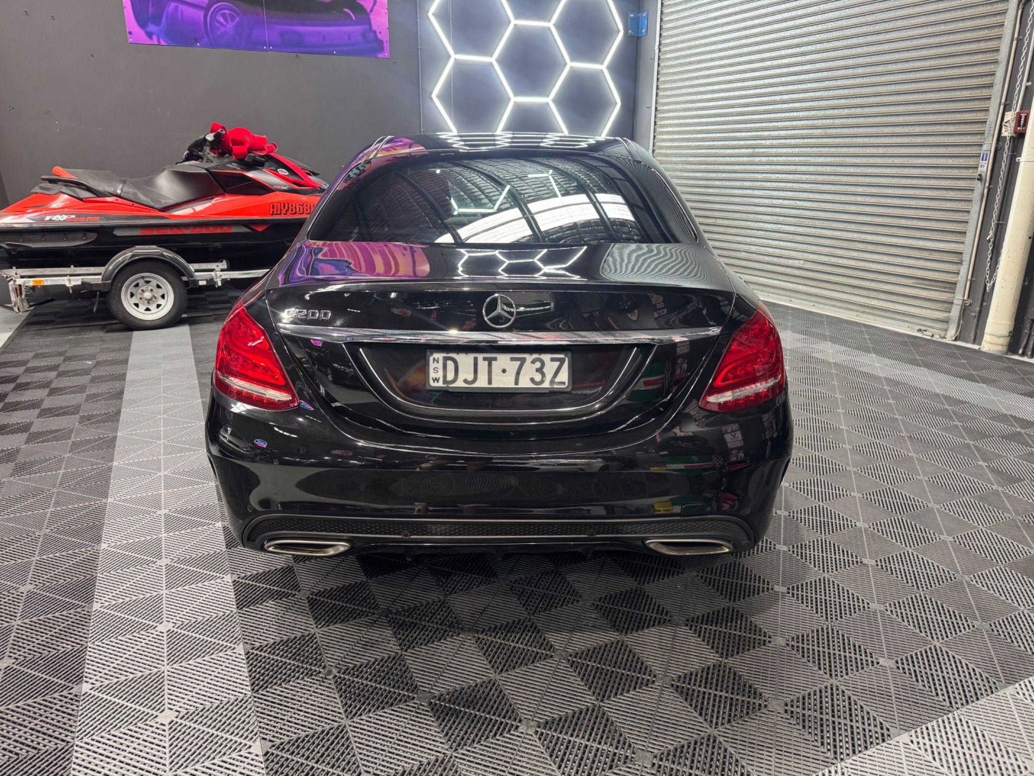 MERCEDES-BENZ C200