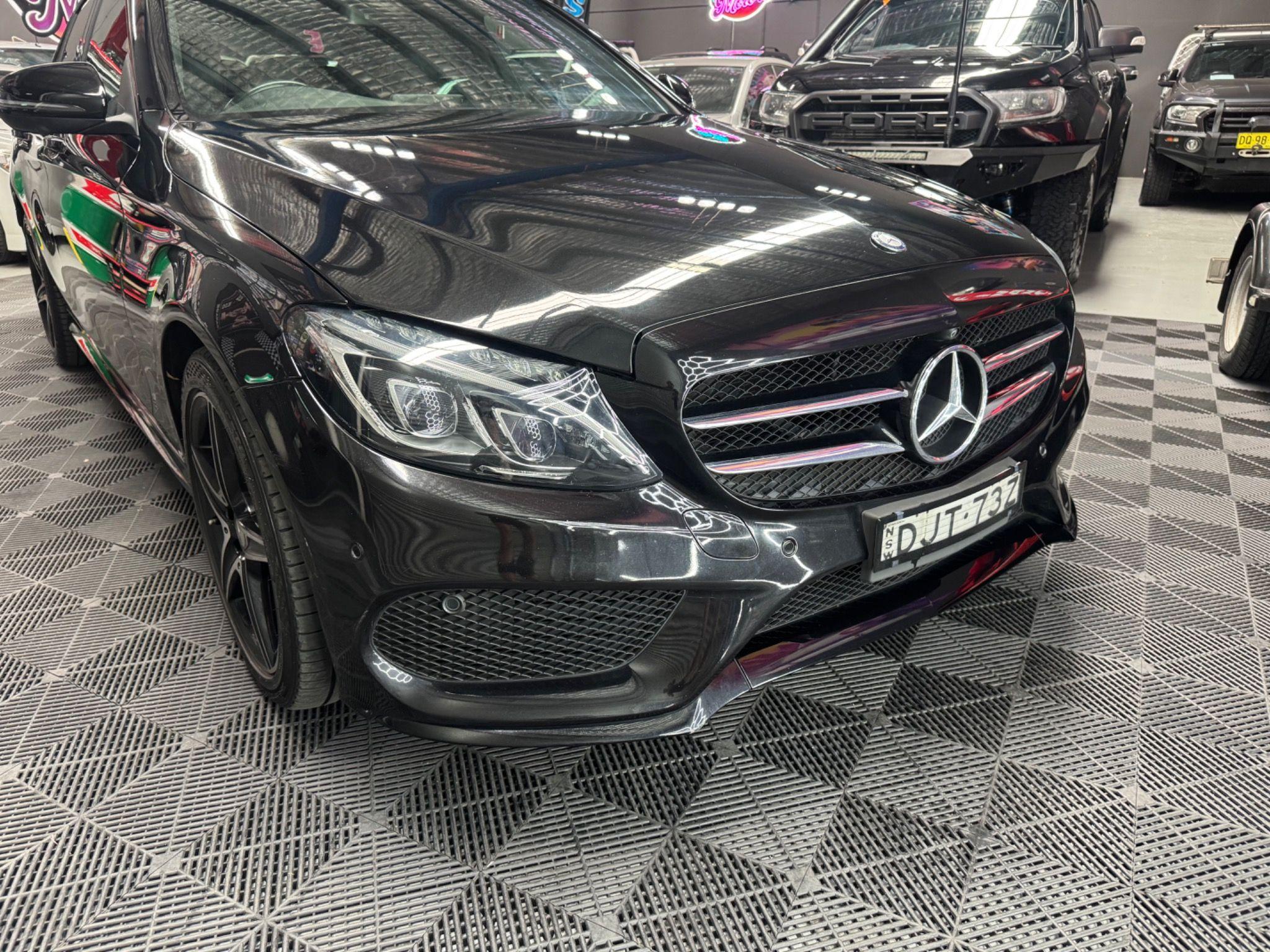 MERCEDES-BENZ C200
