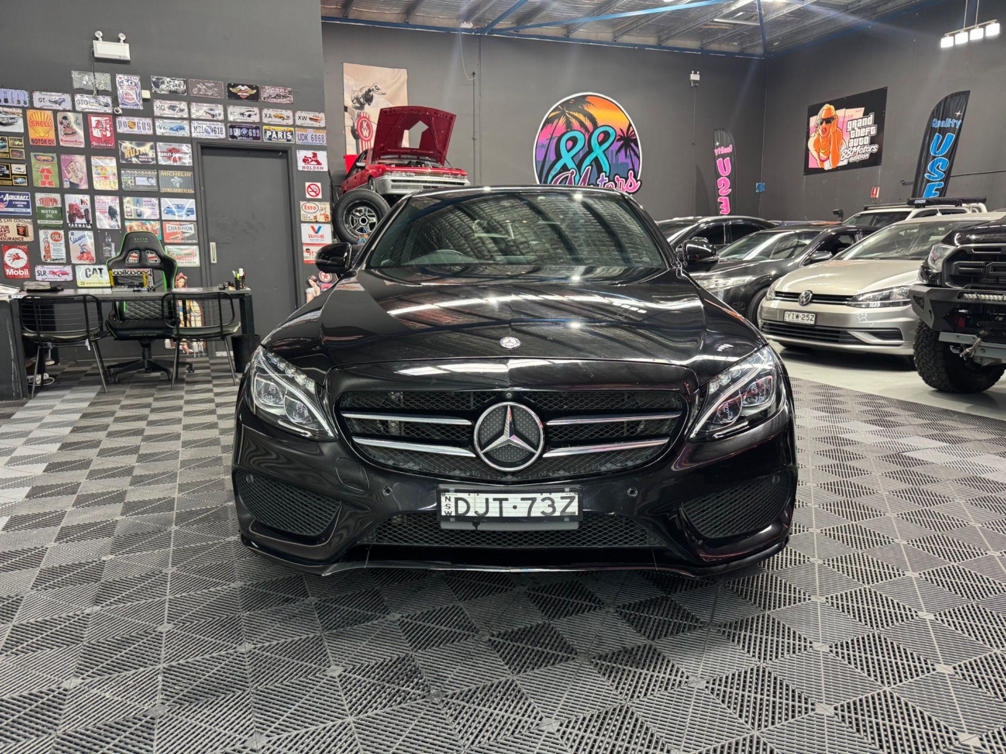MERCEDES-BENZ C200
