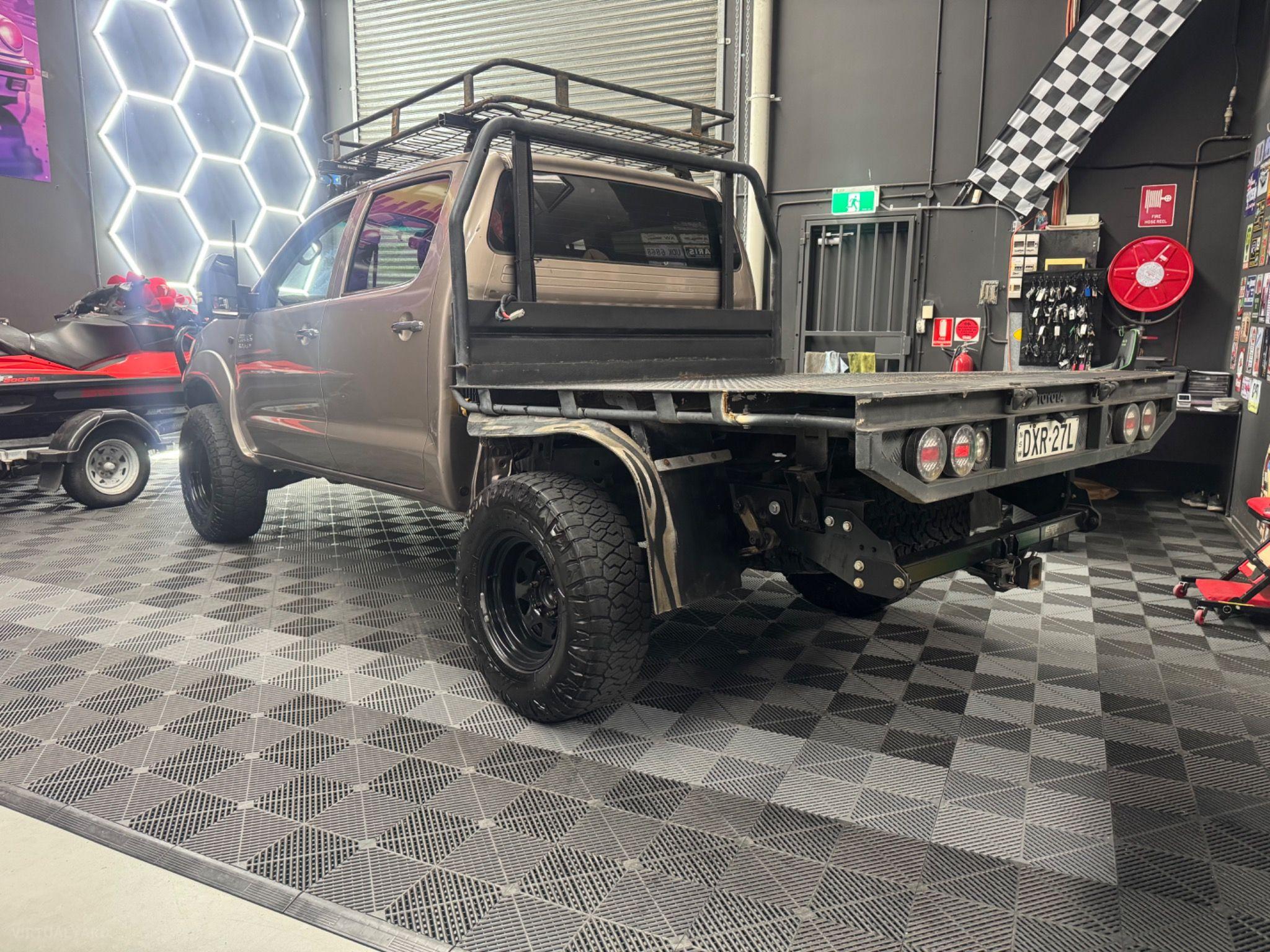 TOYOTA HILUX
