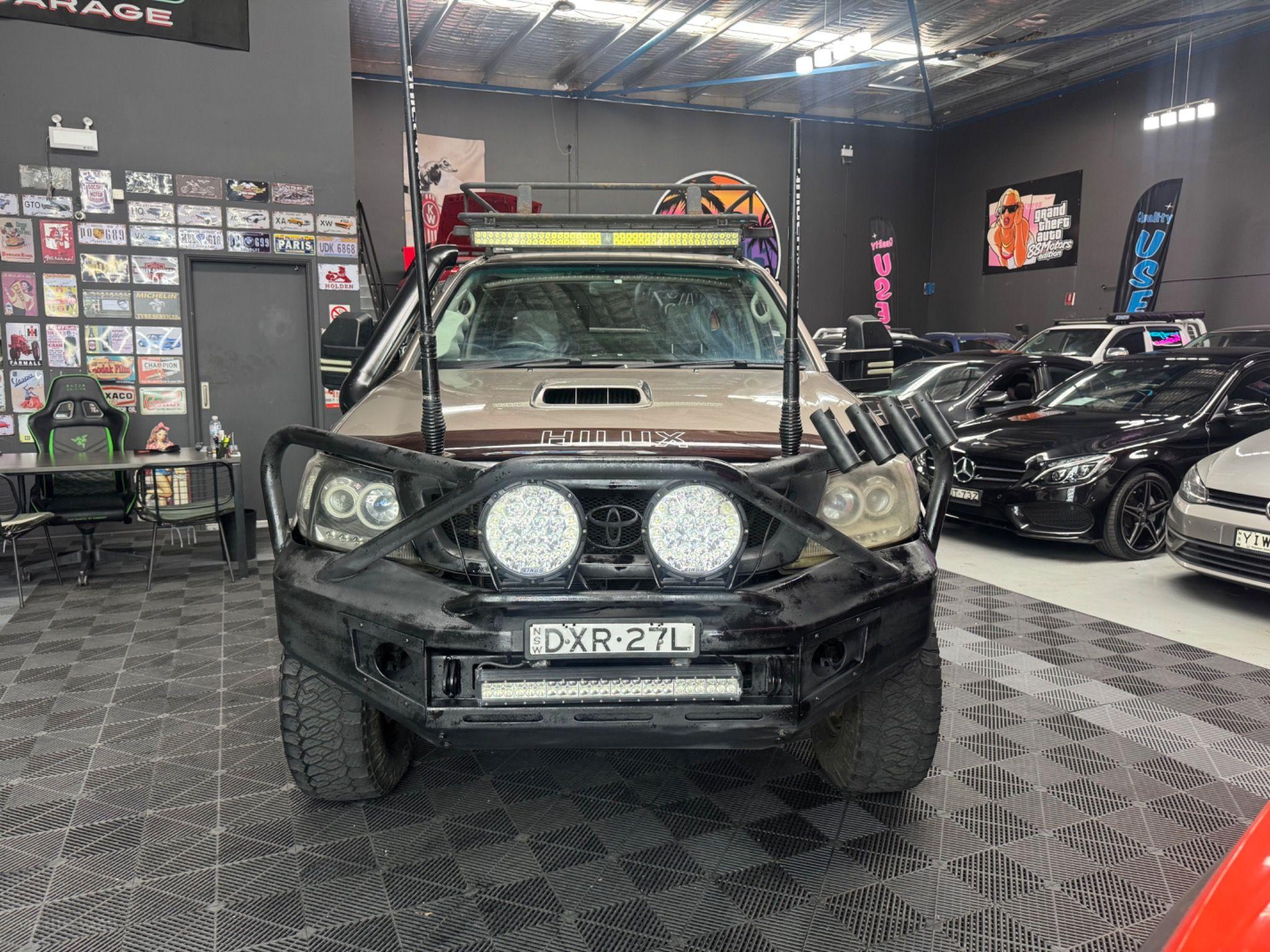 TOYOTA HILUX