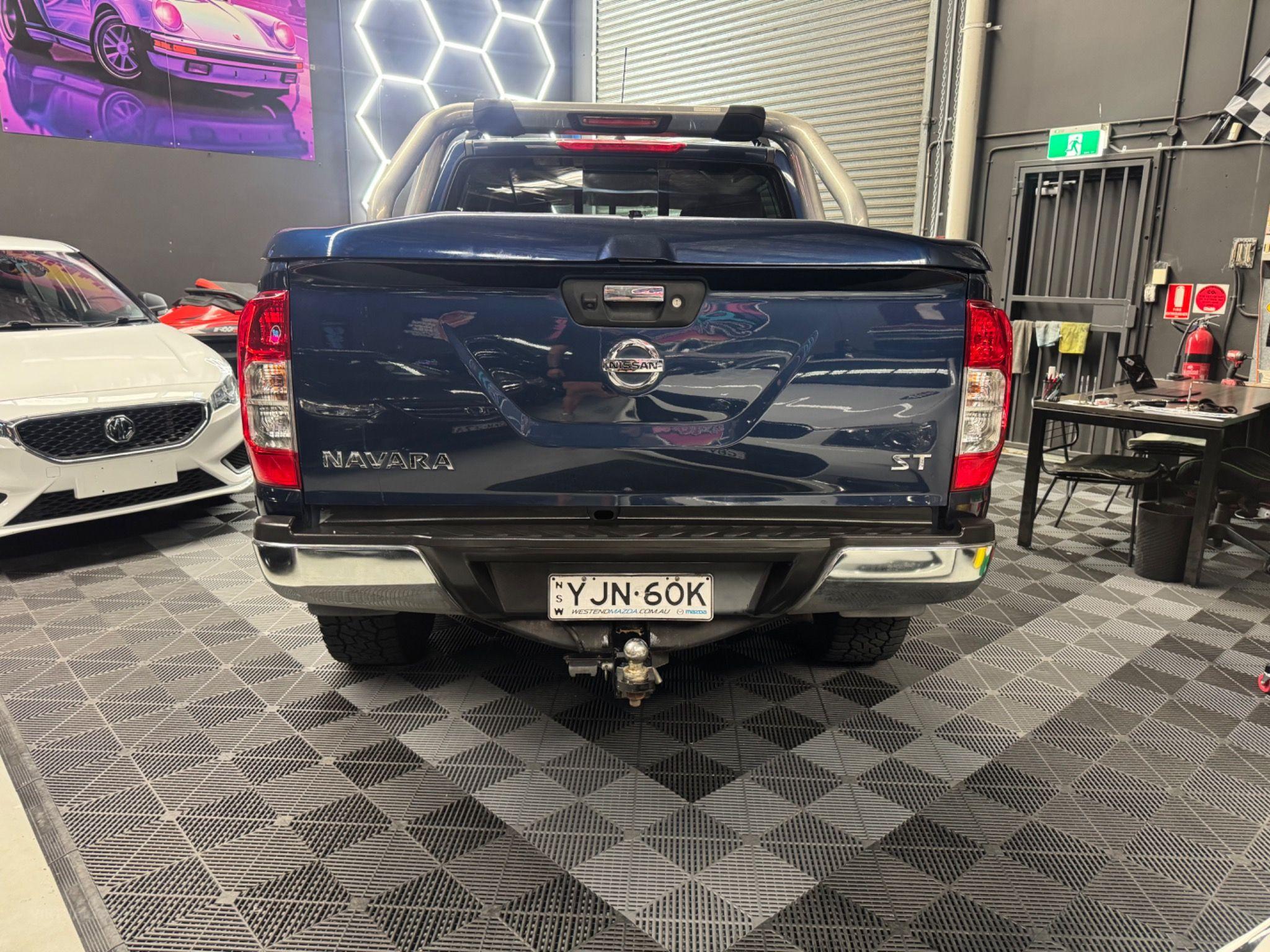 NISSAN NAVARA