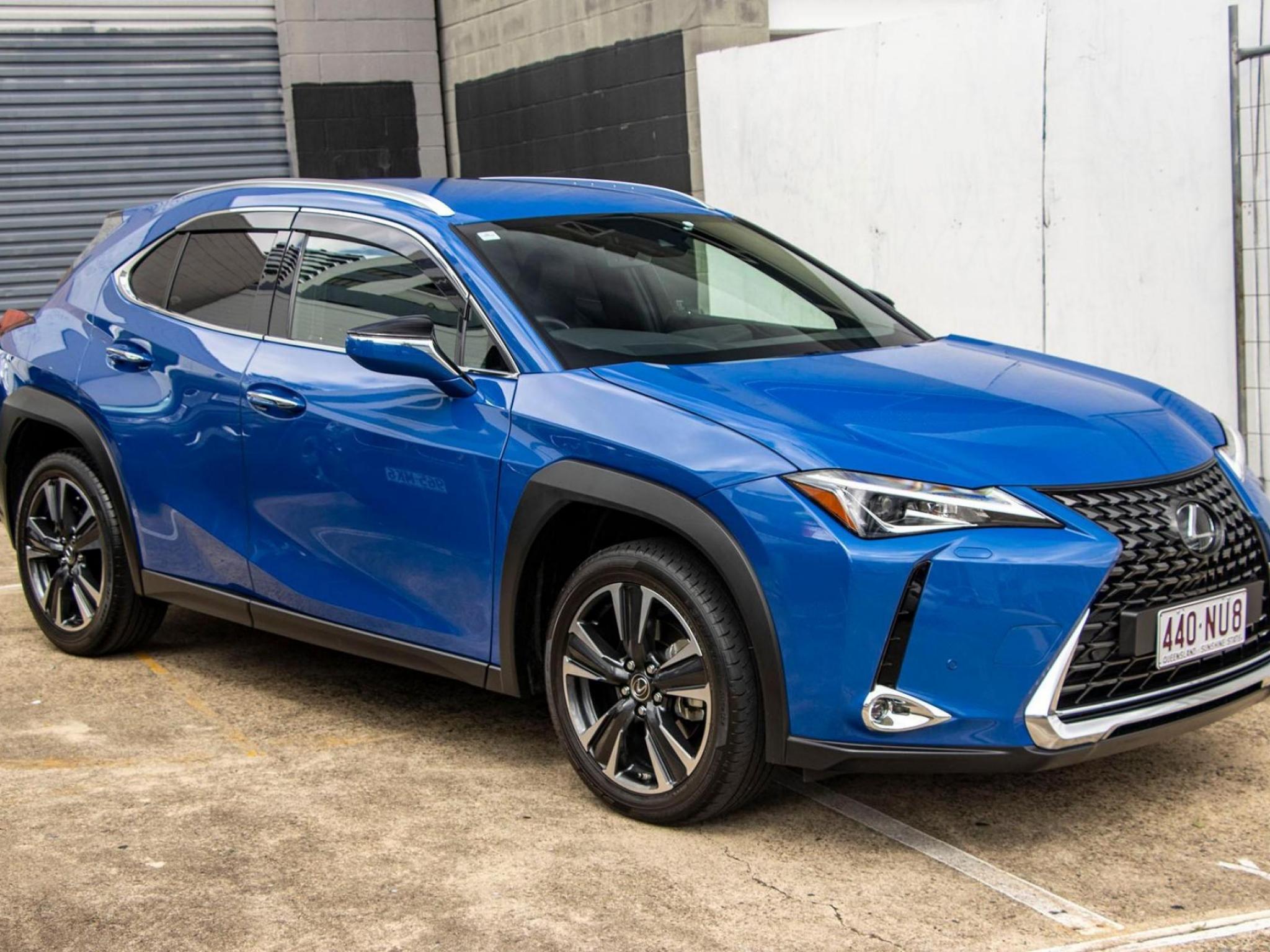LEXUS UX200